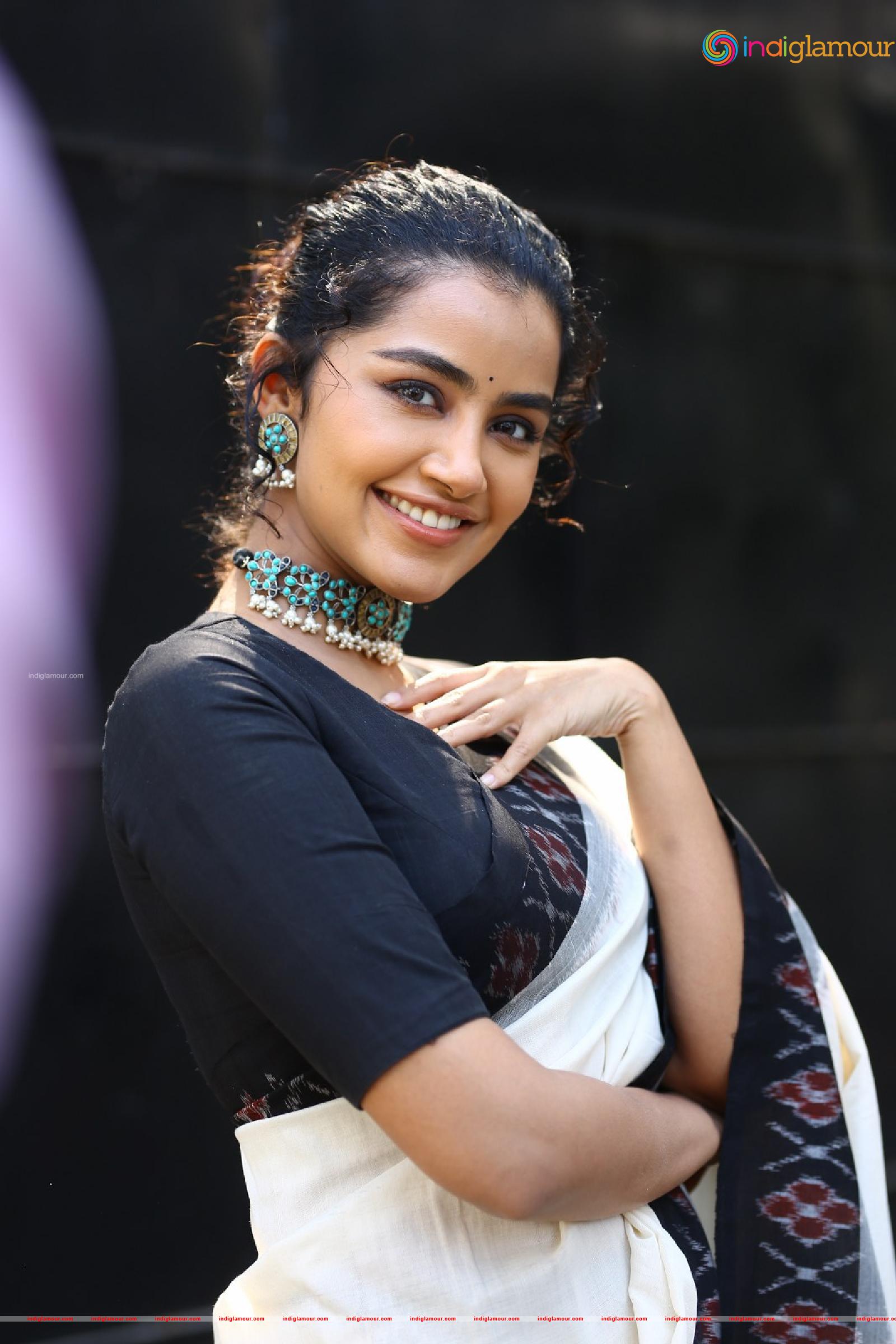 Anupama Parameswaran Actress hd photo