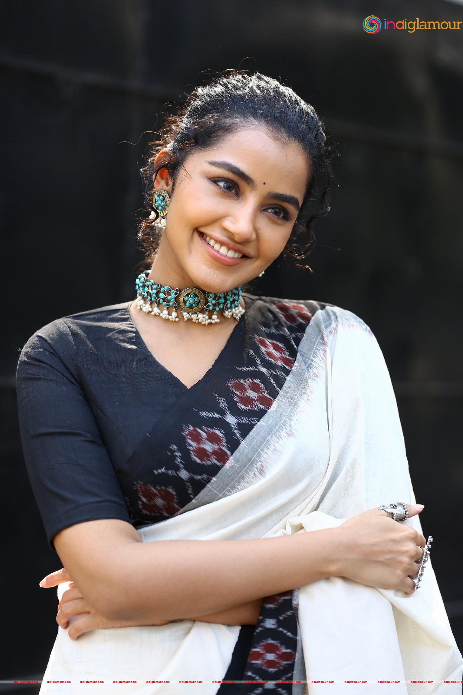 Anupama Parameswaran Actress hd photo