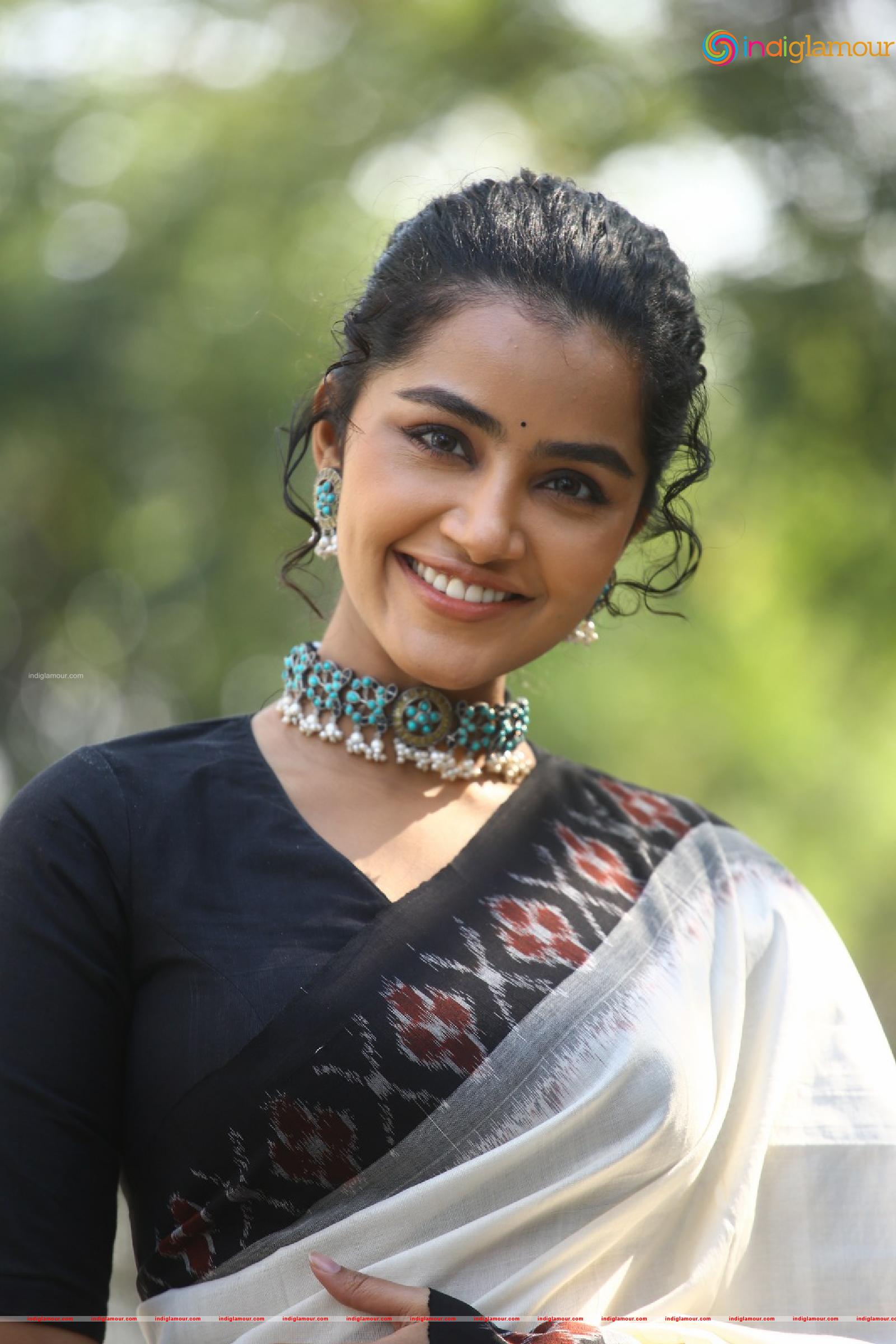Anupama Parameswaran Actress hd photo