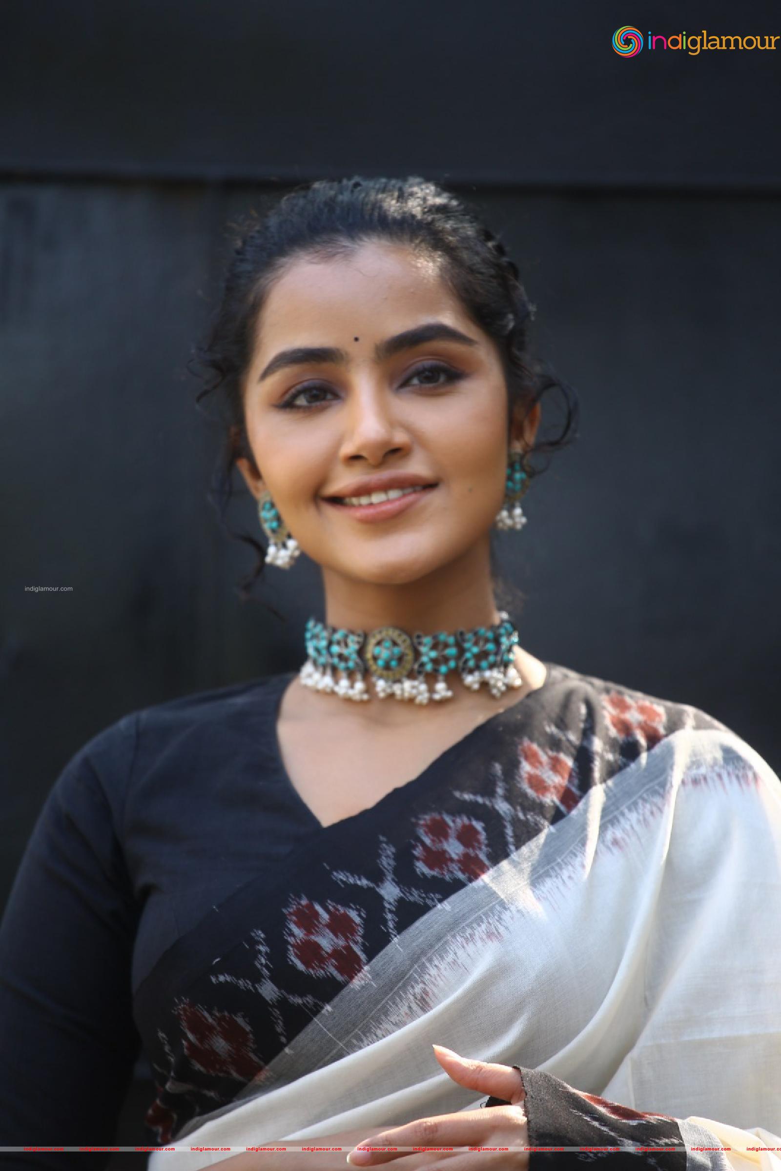 Anupama Parameswaran Actress hd photo