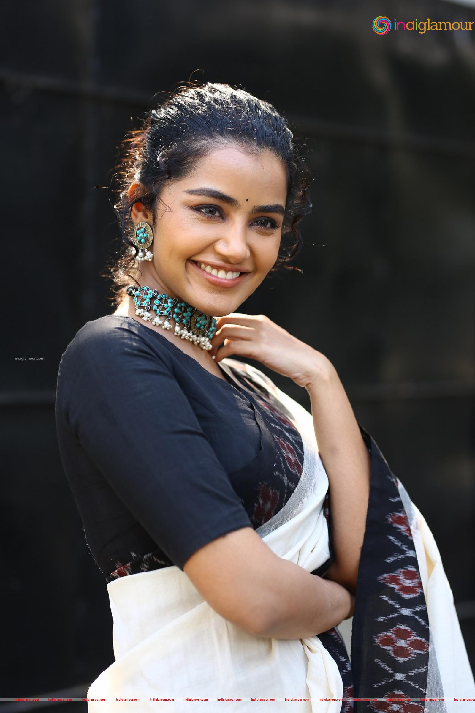 Anupama Parameswaran Actress hd photo