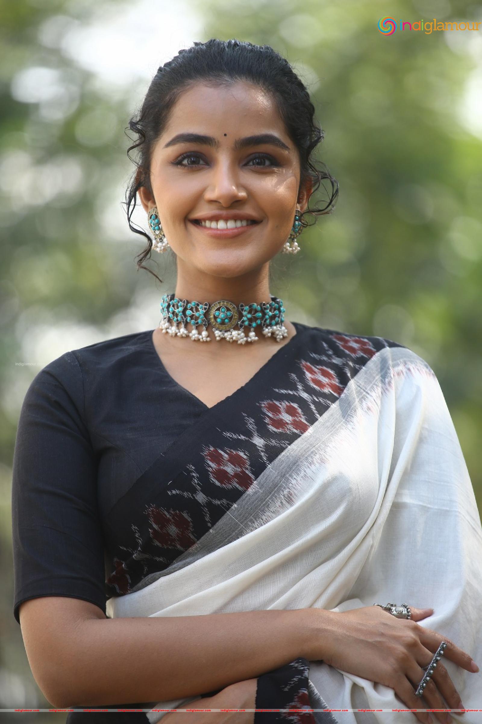 Anupama Parameswaran Actress hd photo