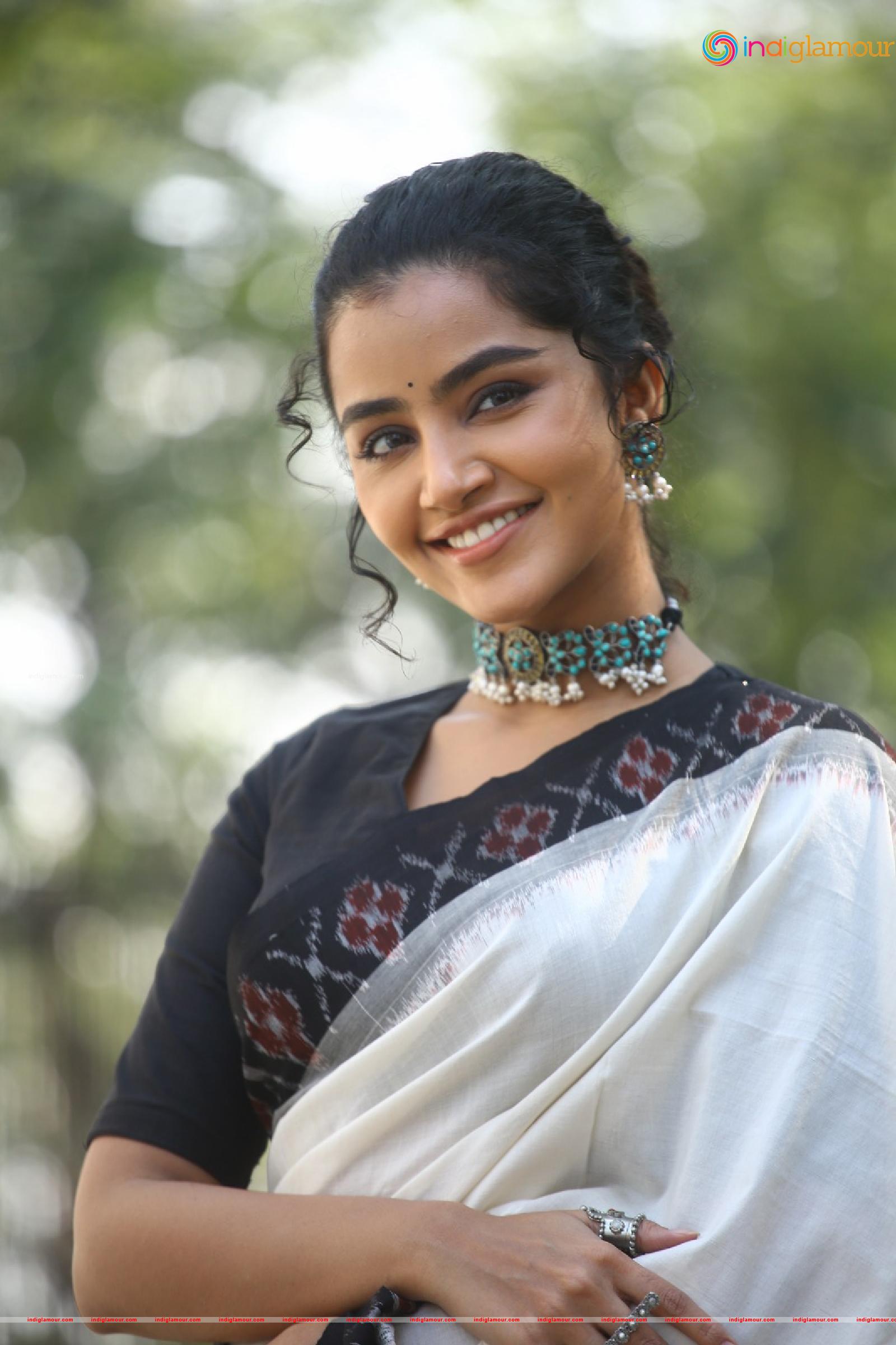 Anupama Parameswaran Actress hd photo