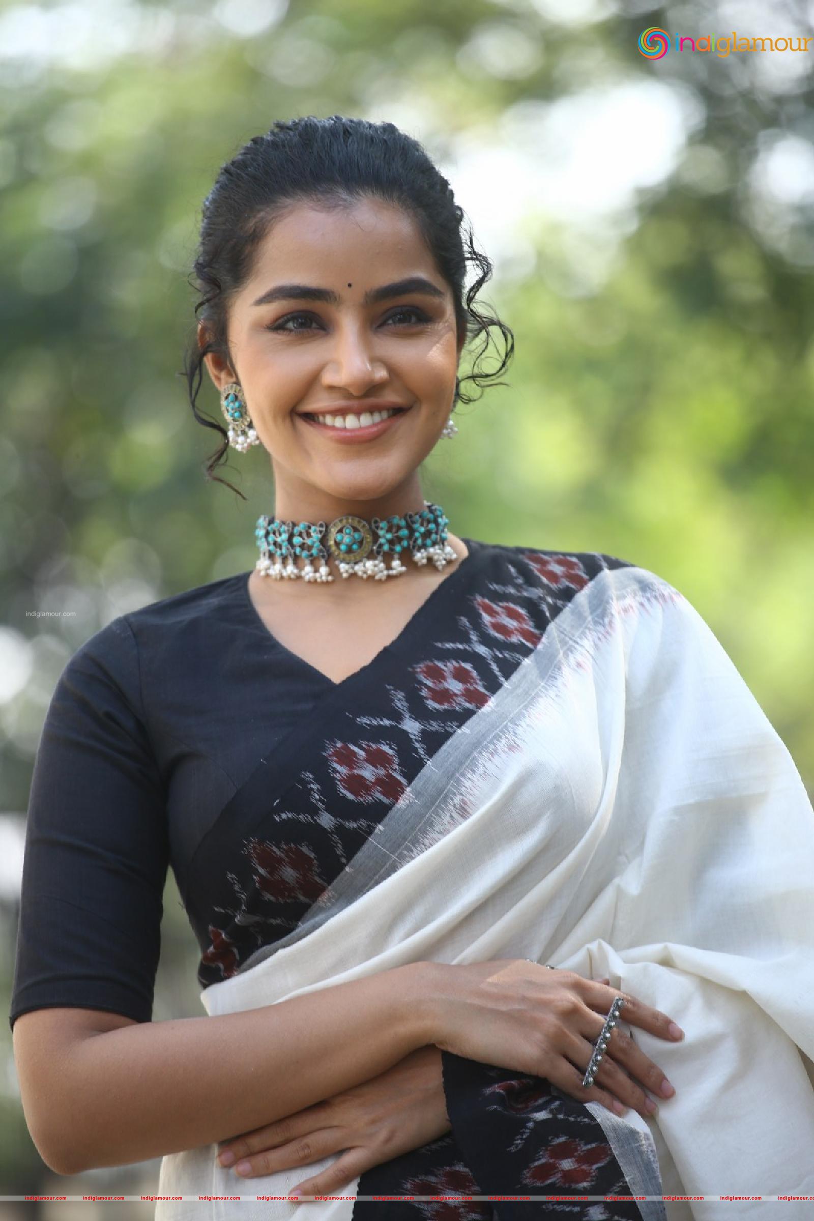 Anupama Parameswaran Actress hd photo