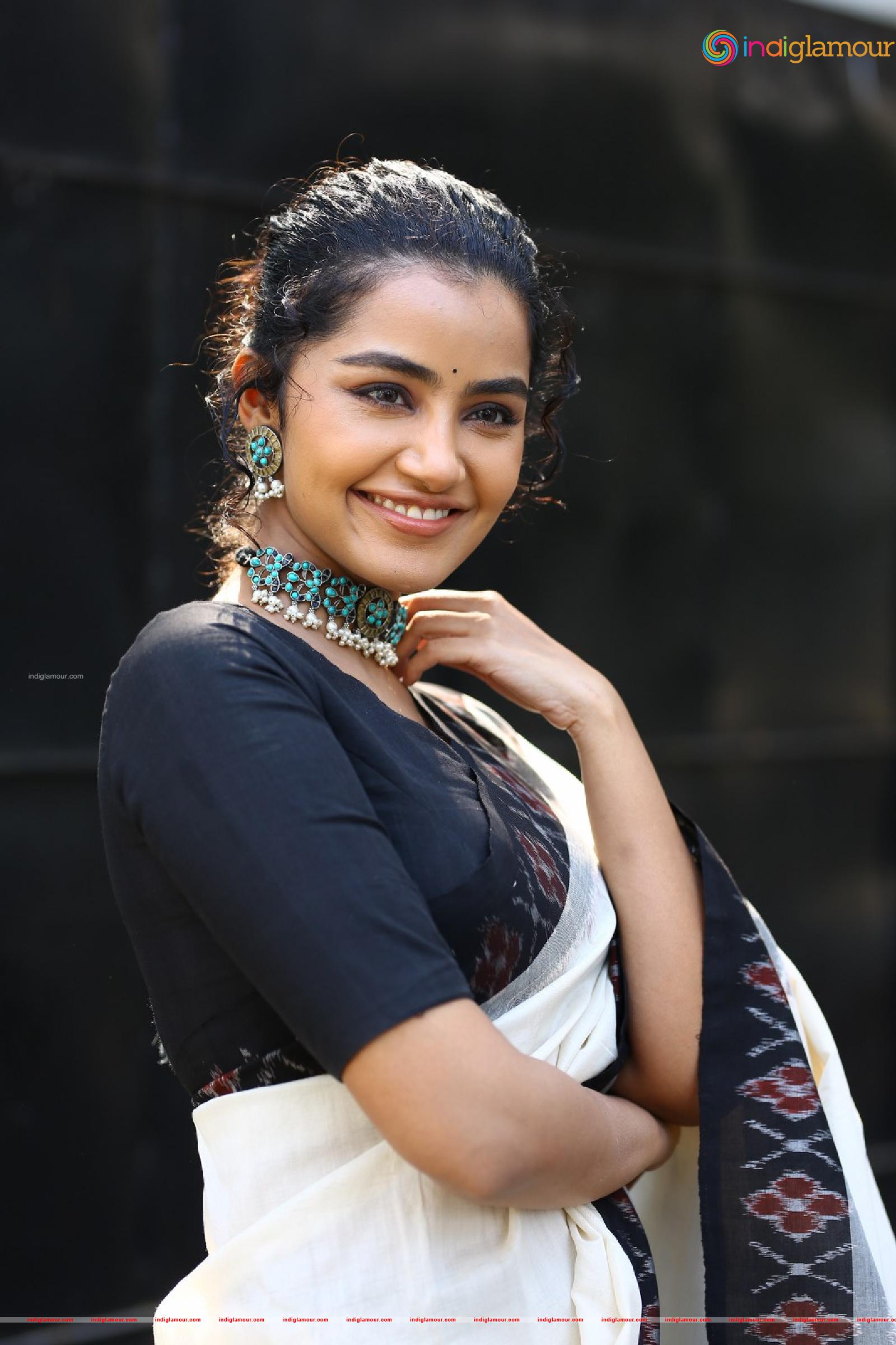 Anupama Parameswaran Actress hd photo