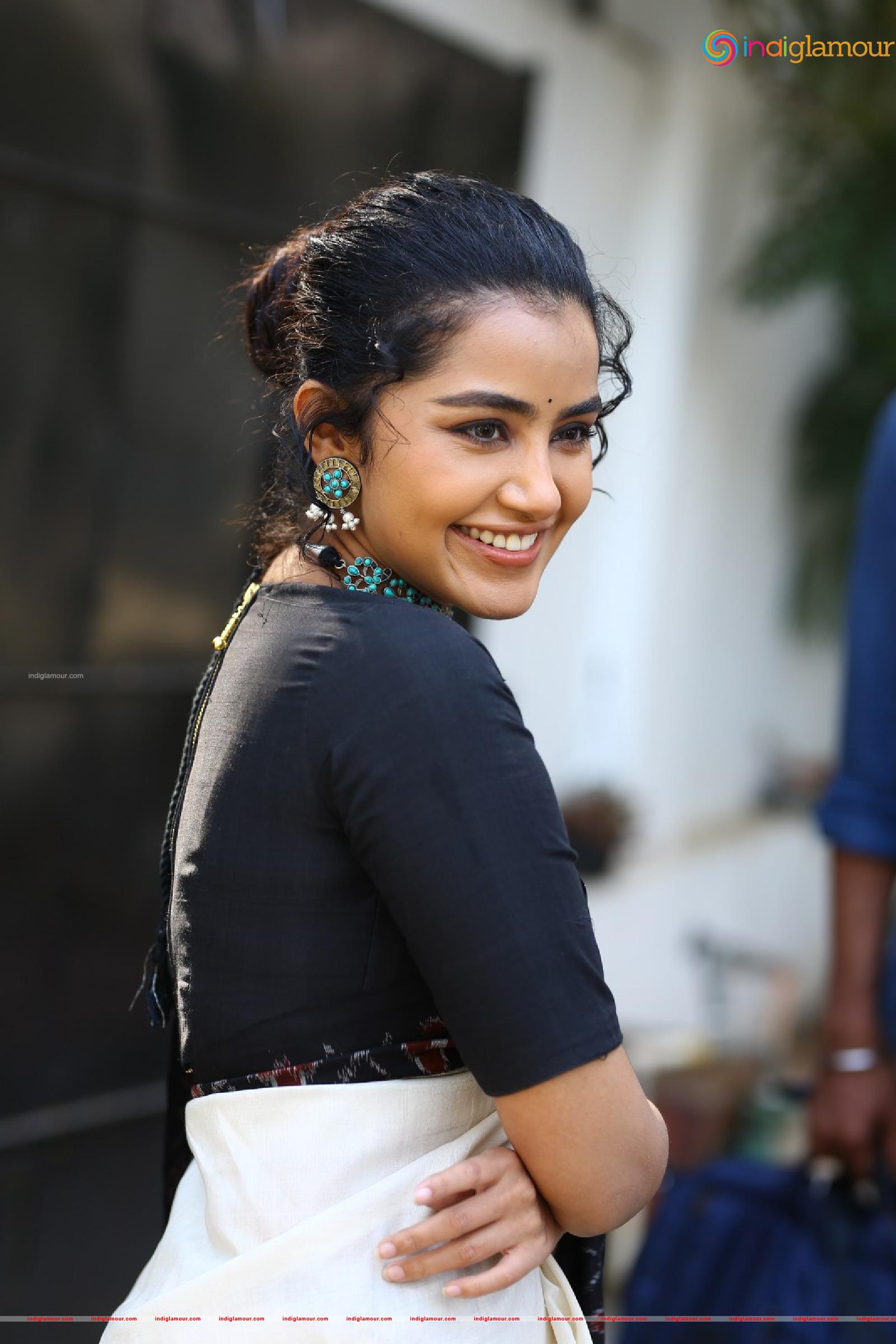 Anupama Parameswaran Actress hd photo