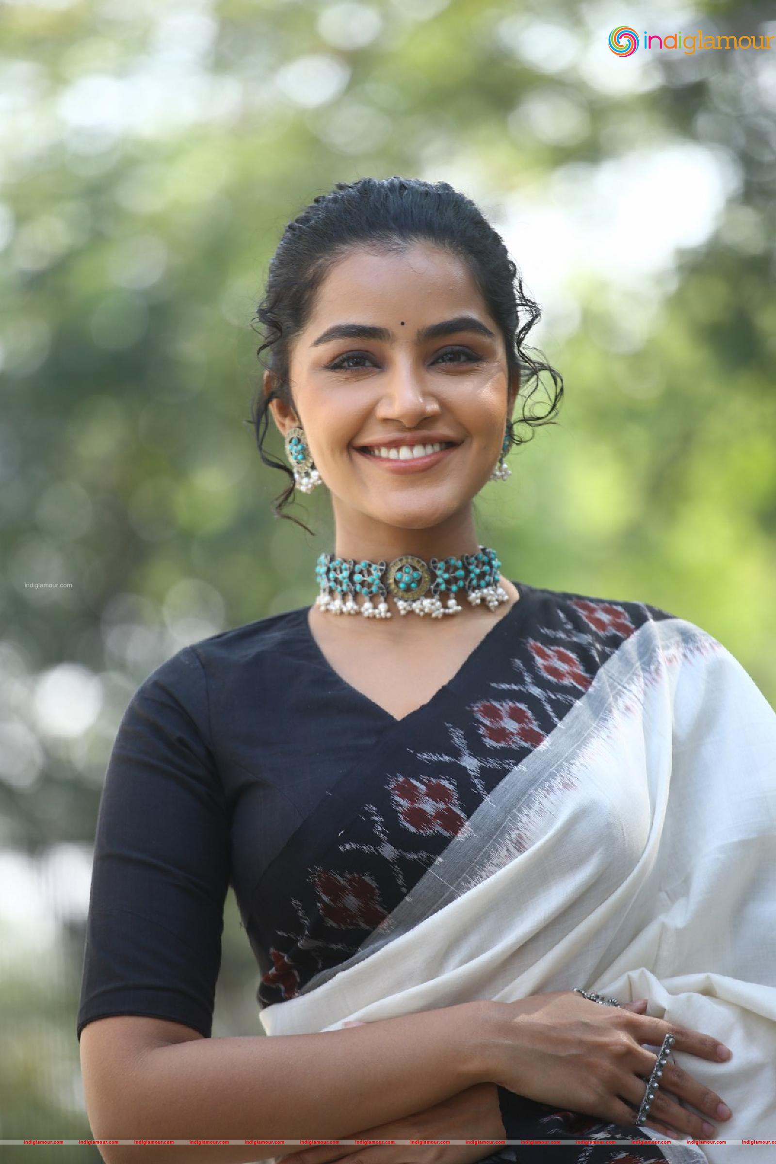 Anupama Parameswaran Actress hd photo