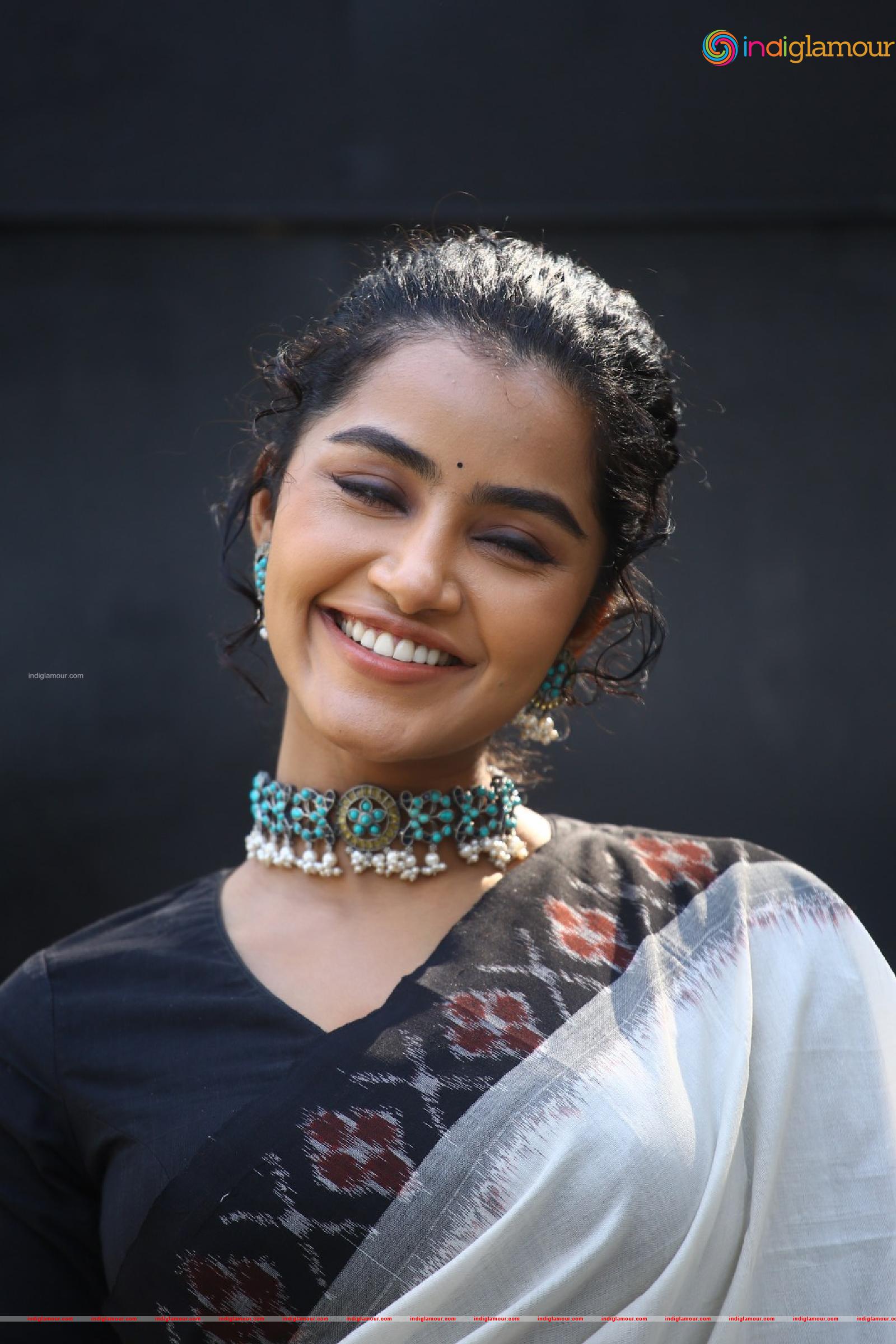 Anupama Parameswaran Actress hd photo