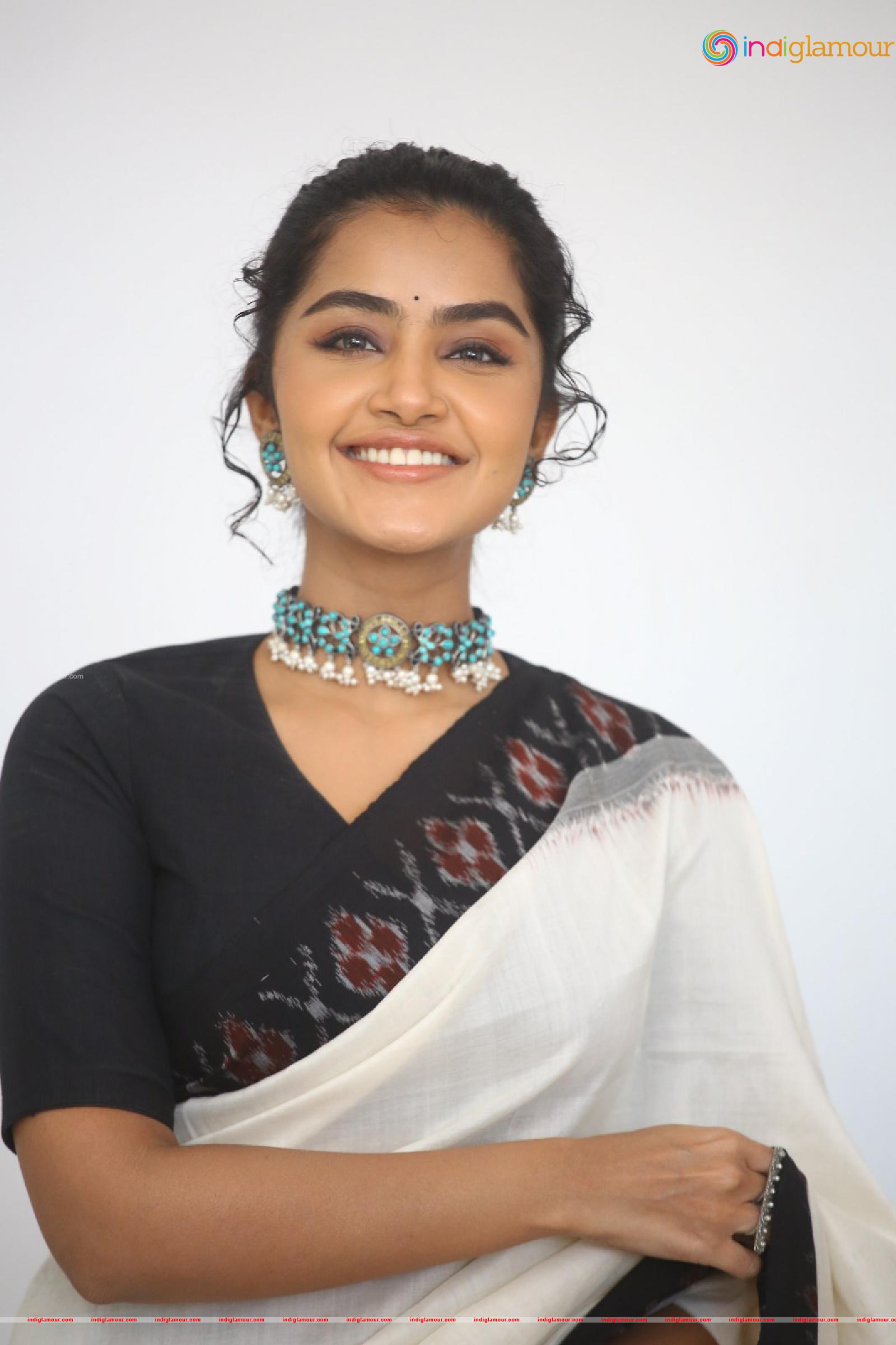 Anupama Parameswaran Actress hd photo