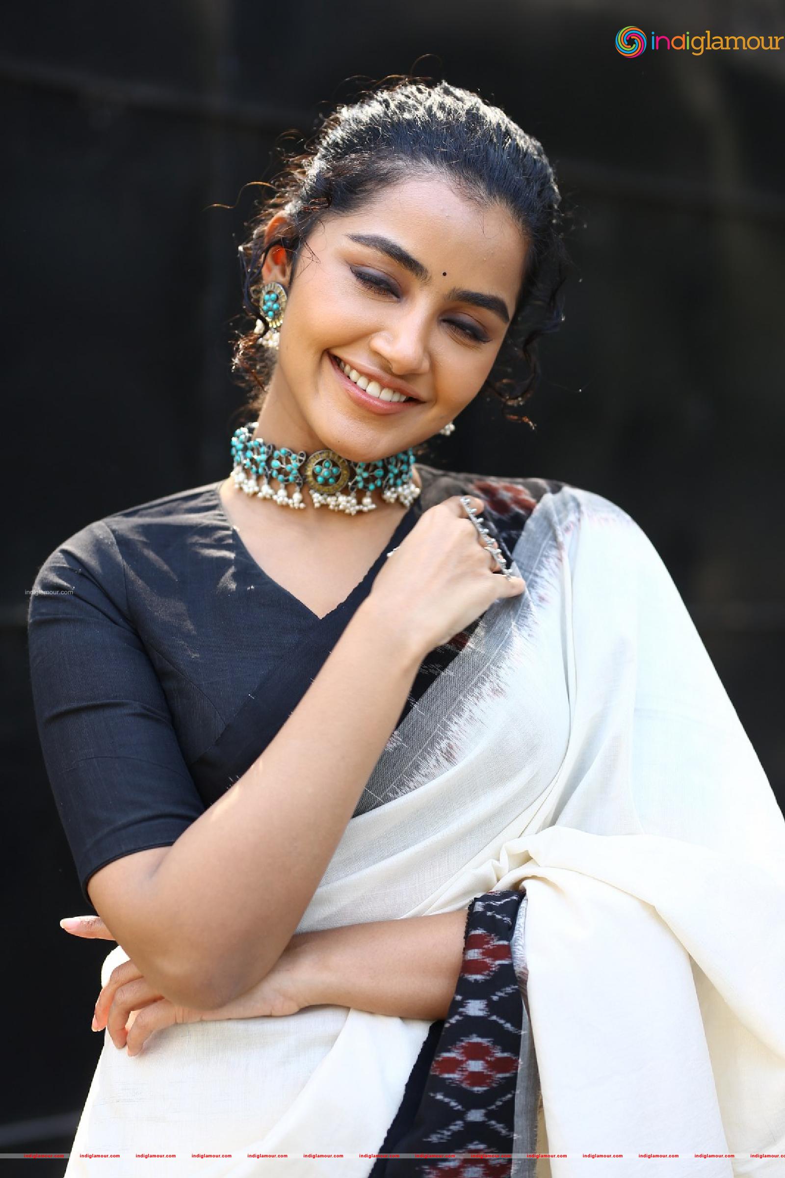 Anupama Parameswaran Actress hd photo