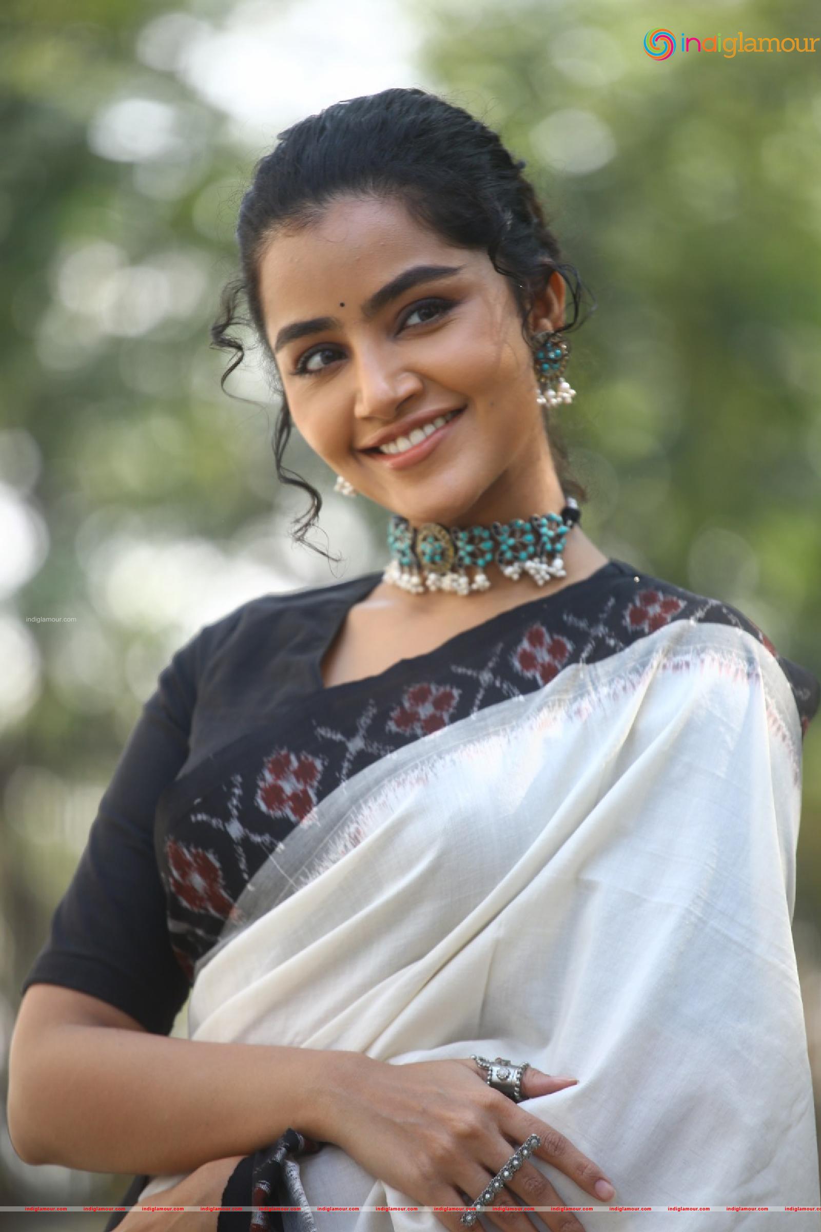 Anupama Parameswaran Actress hd photo