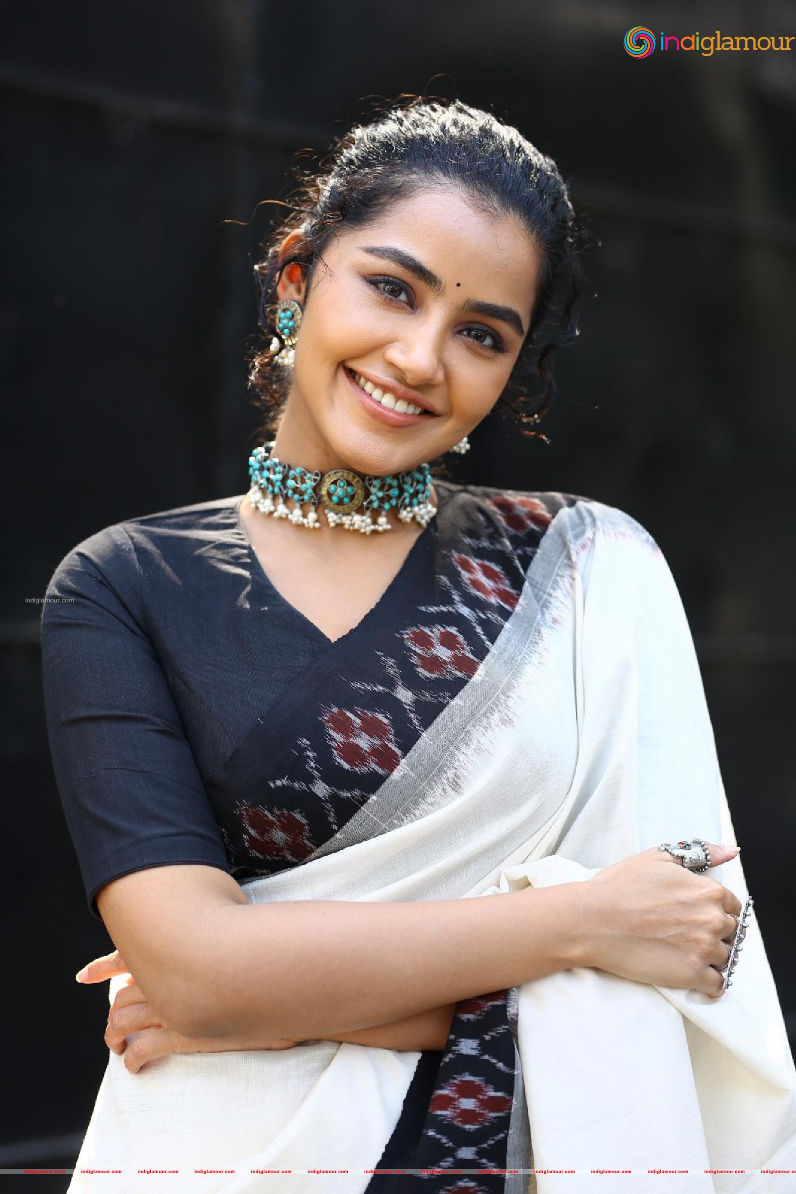 Anupama Parameswaran Actress hd photo