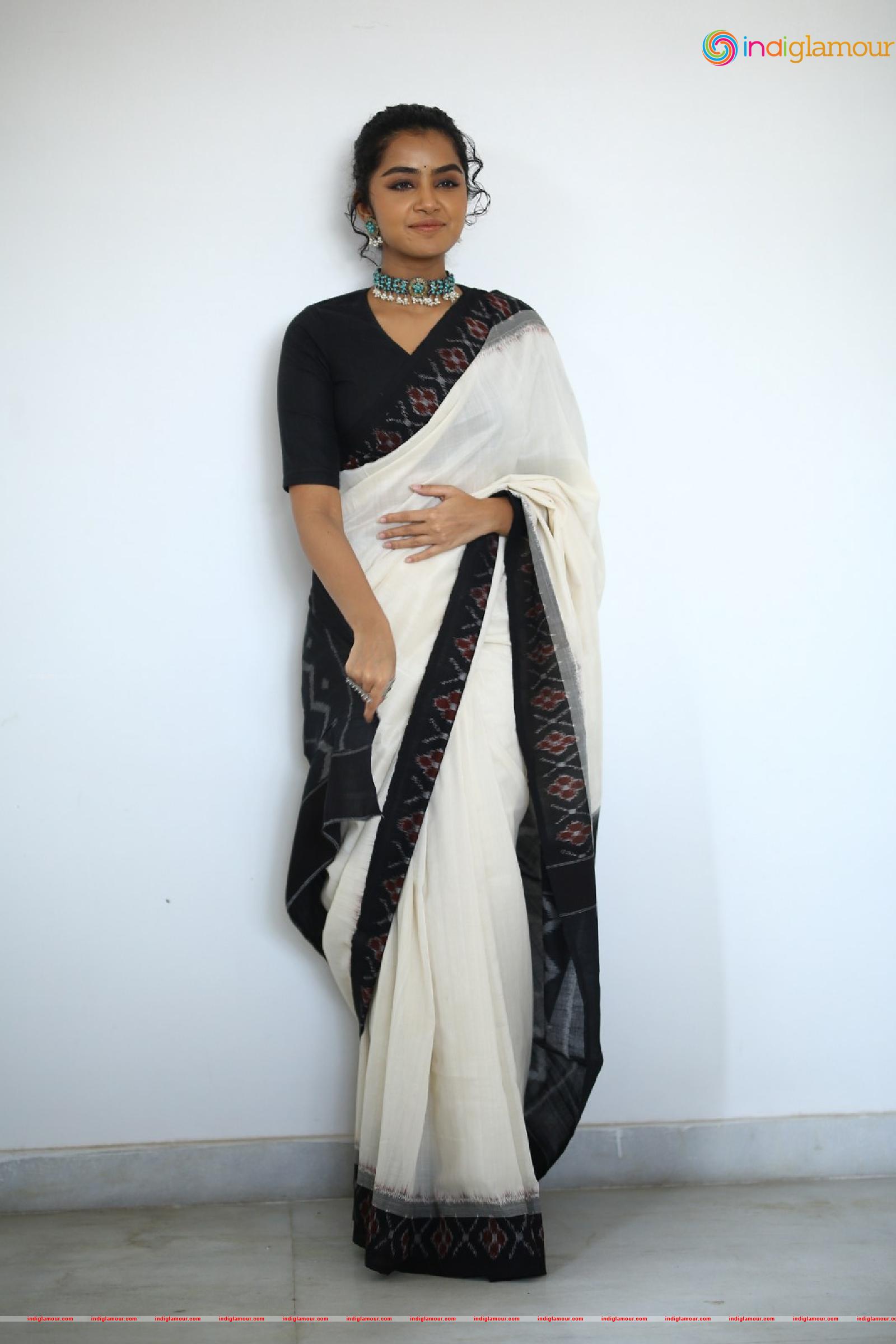 Anupama Parameswaran Actress hd photo