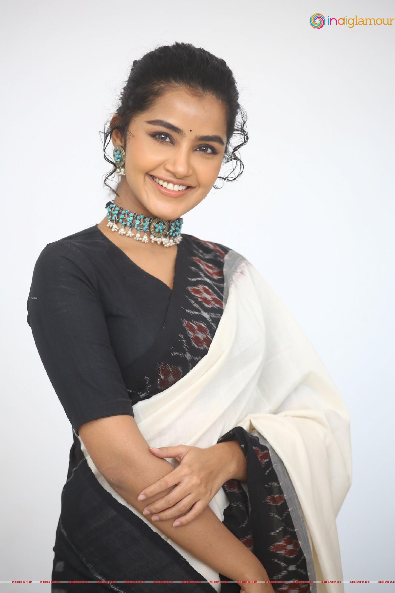 Anupama Parameswaran Actress hd photo