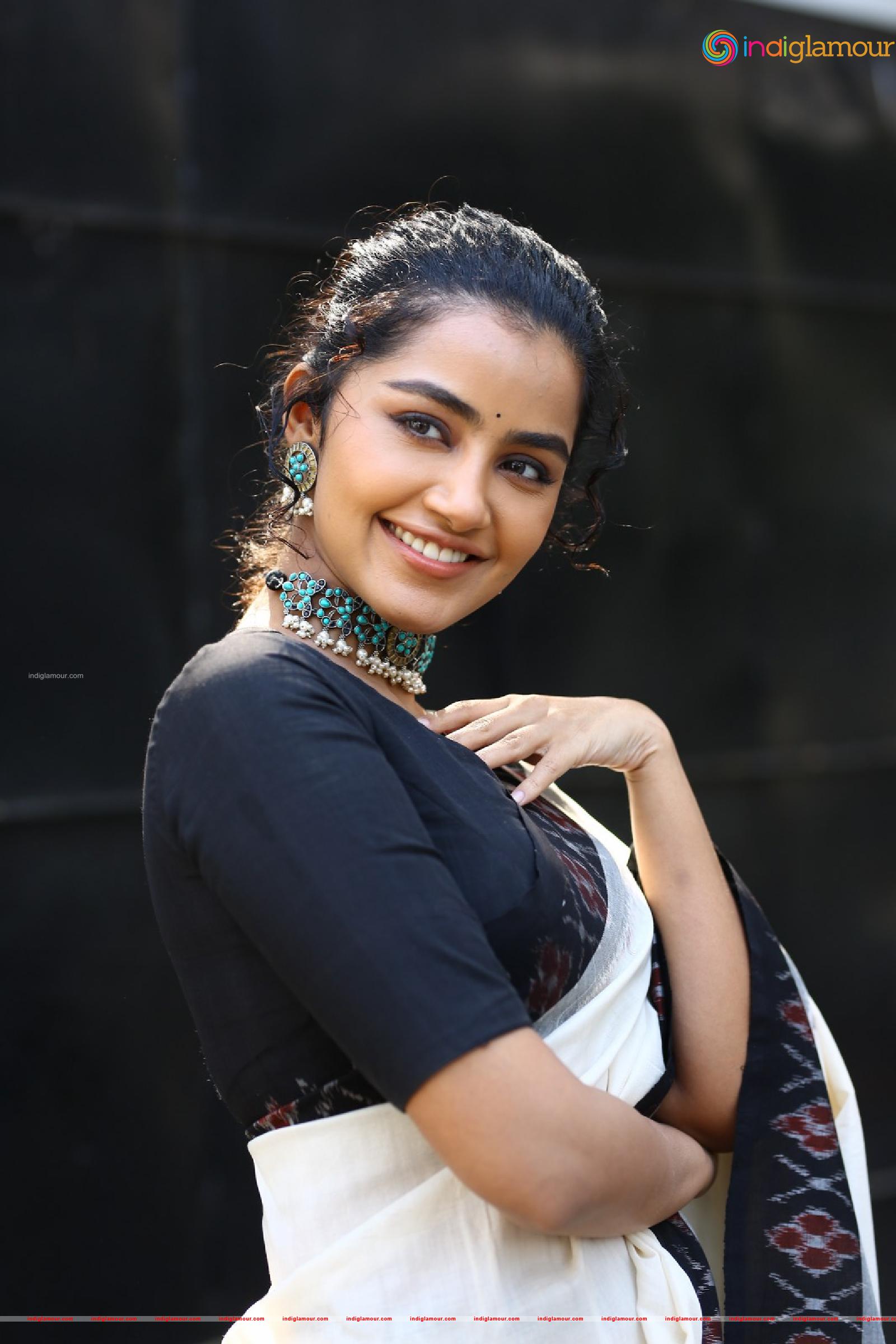 Anupama Parameswaran Actress hd photo