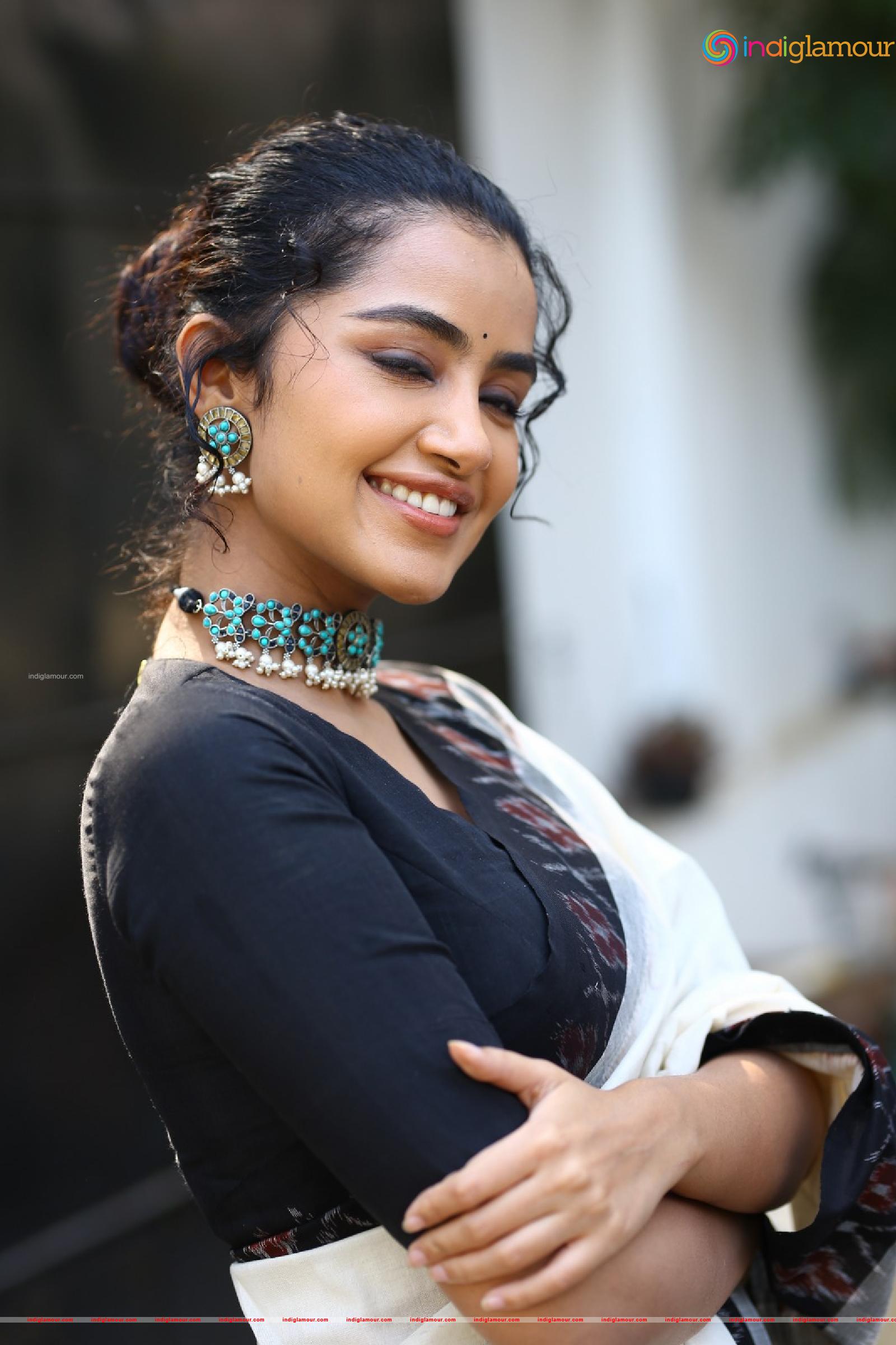 Anupama Parameswaran Actress hd photo