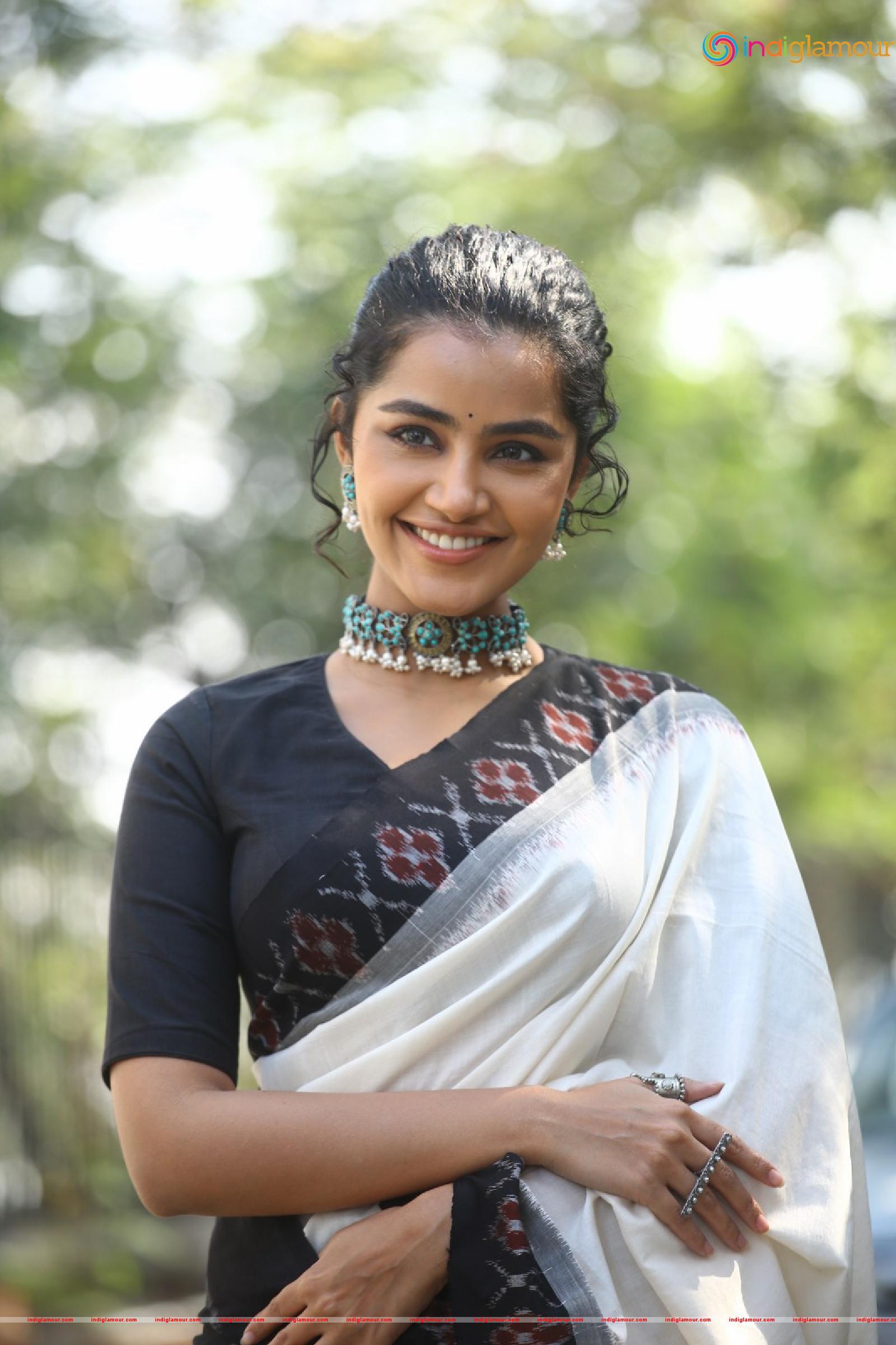 Anupama Parameswaran Actress hd photo