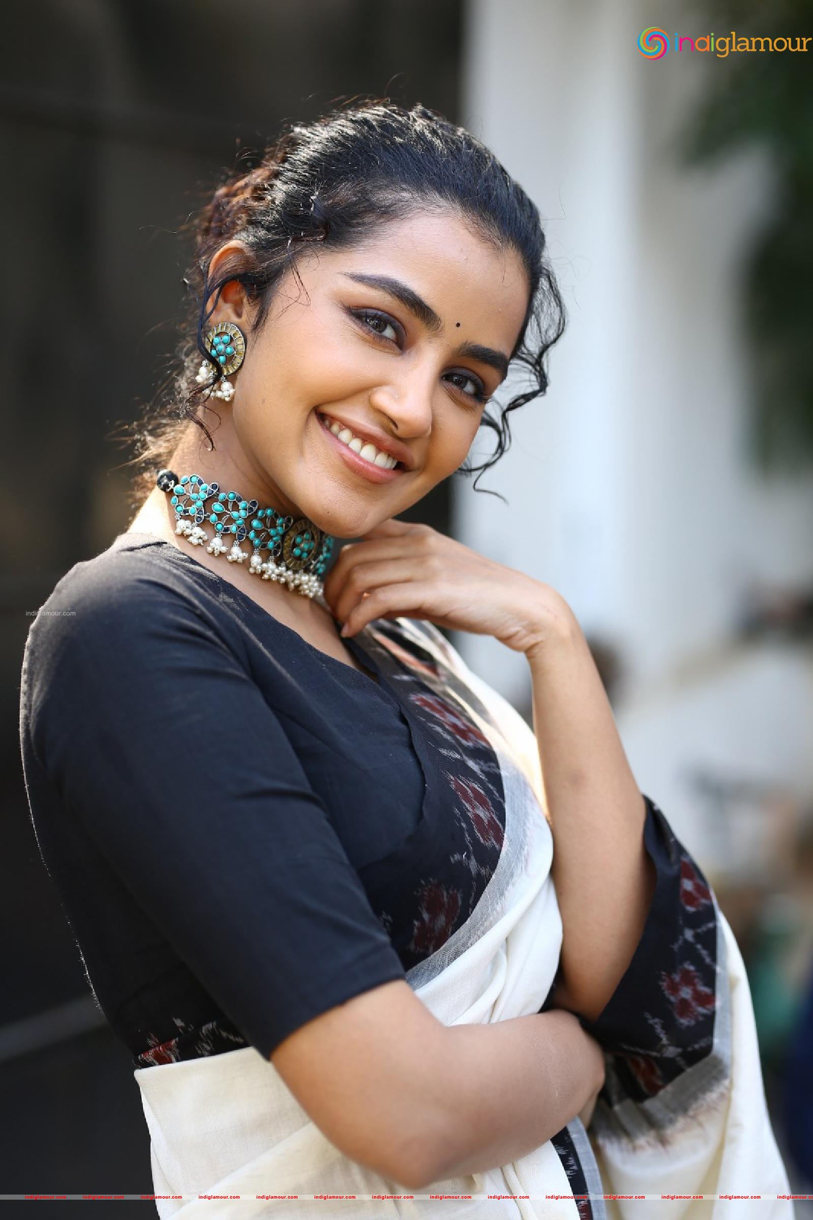 Anupama Parameswaran Actress hd photo