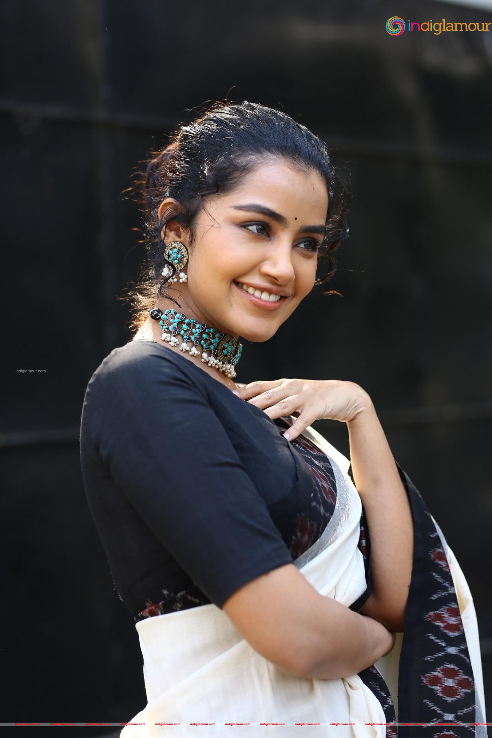 Anupama Parameswaran Actress hd photo