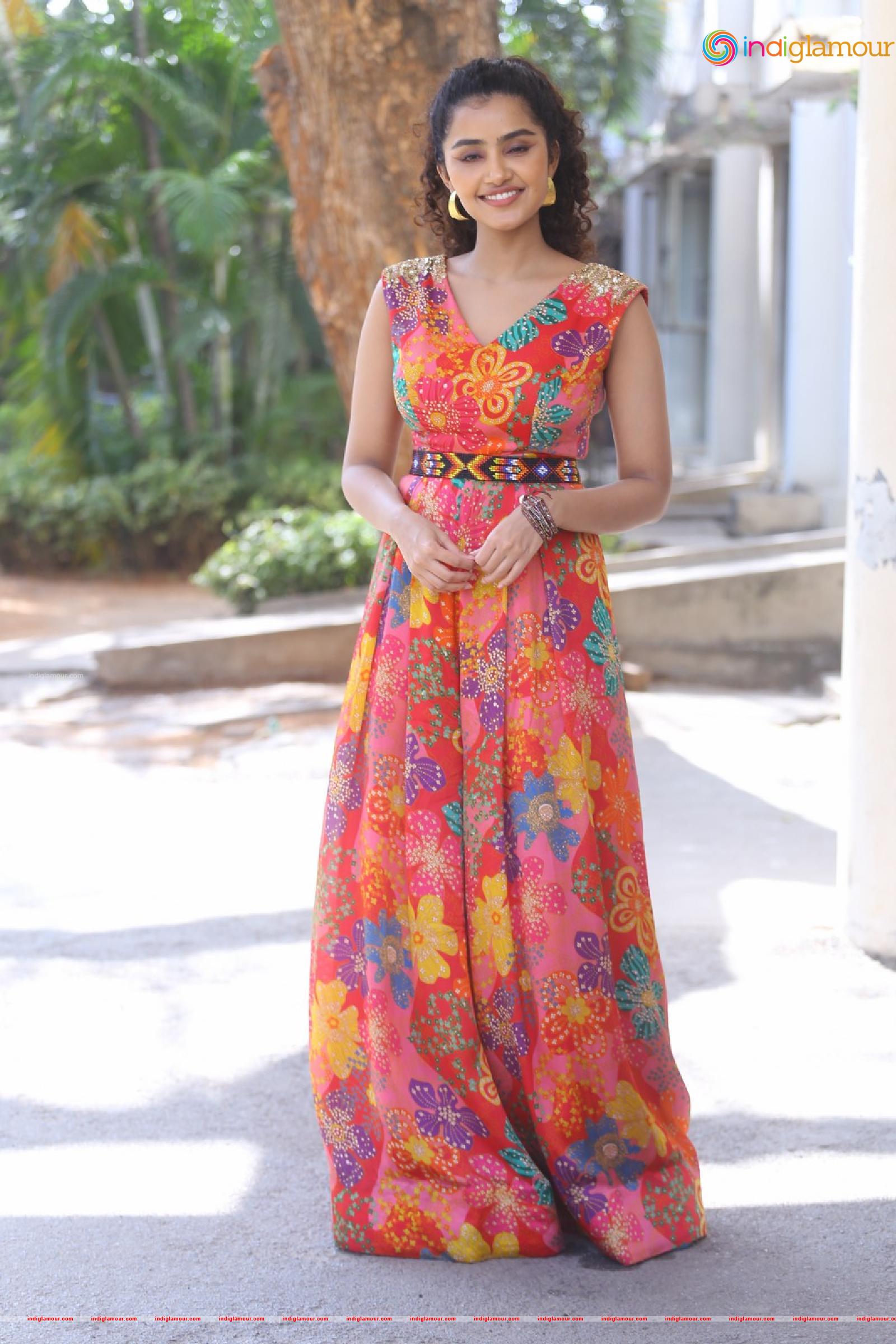 Anupama Parameswaran Actress hd photo