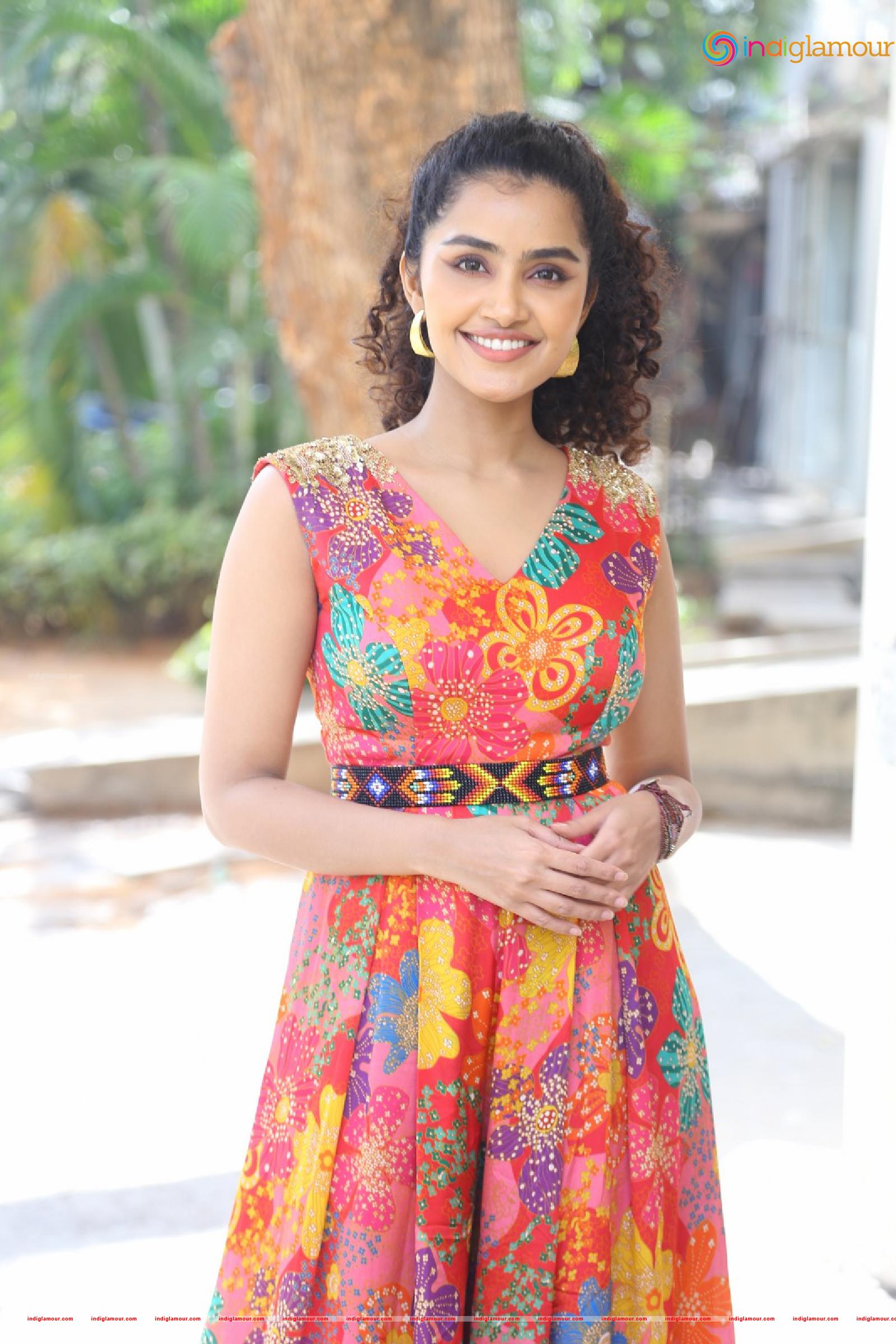 Anupama Parameswaran Actress hd photo