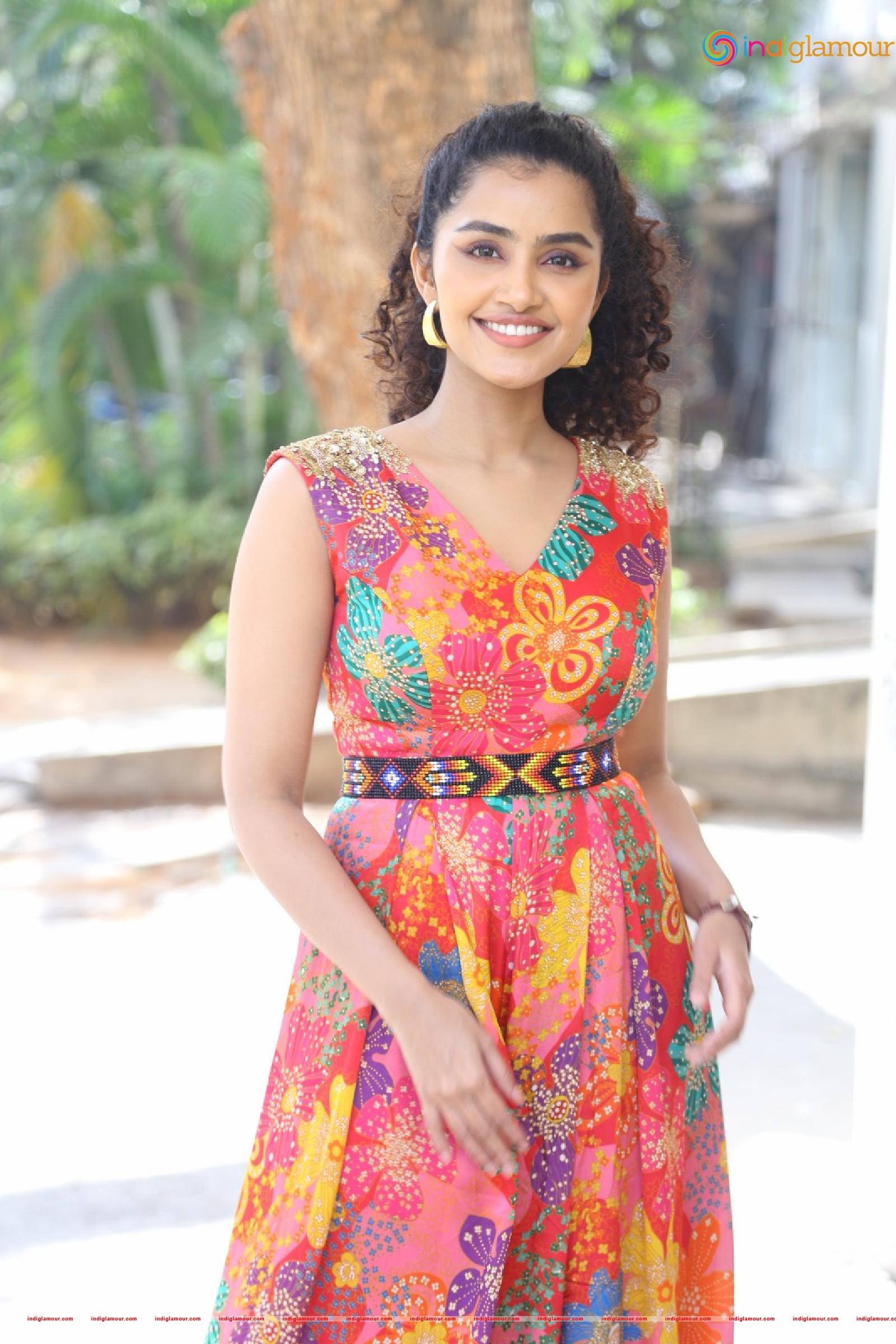 Anupama Parameswaran Actress hd photo