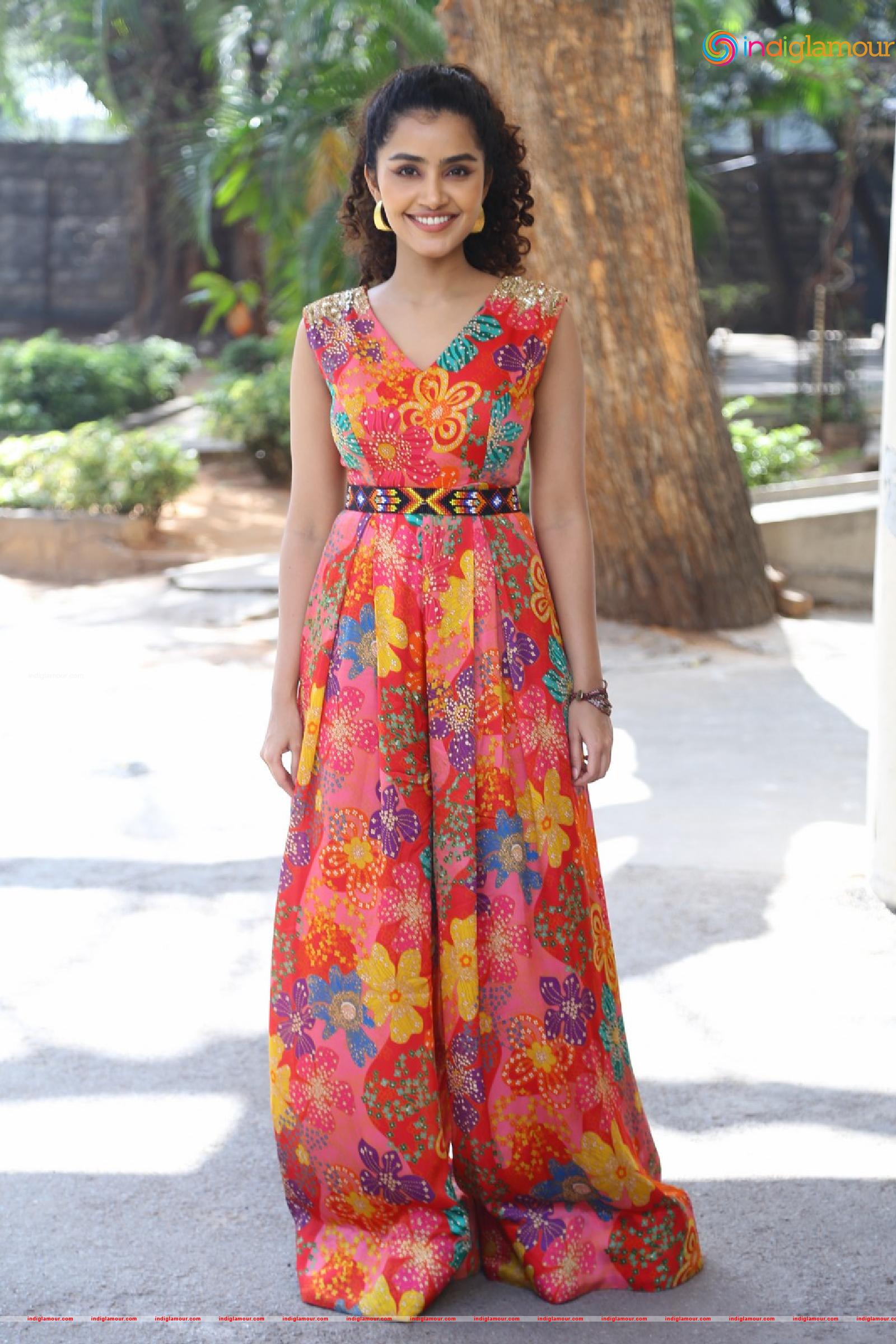 Anupama Parameswaran Actress hd photo