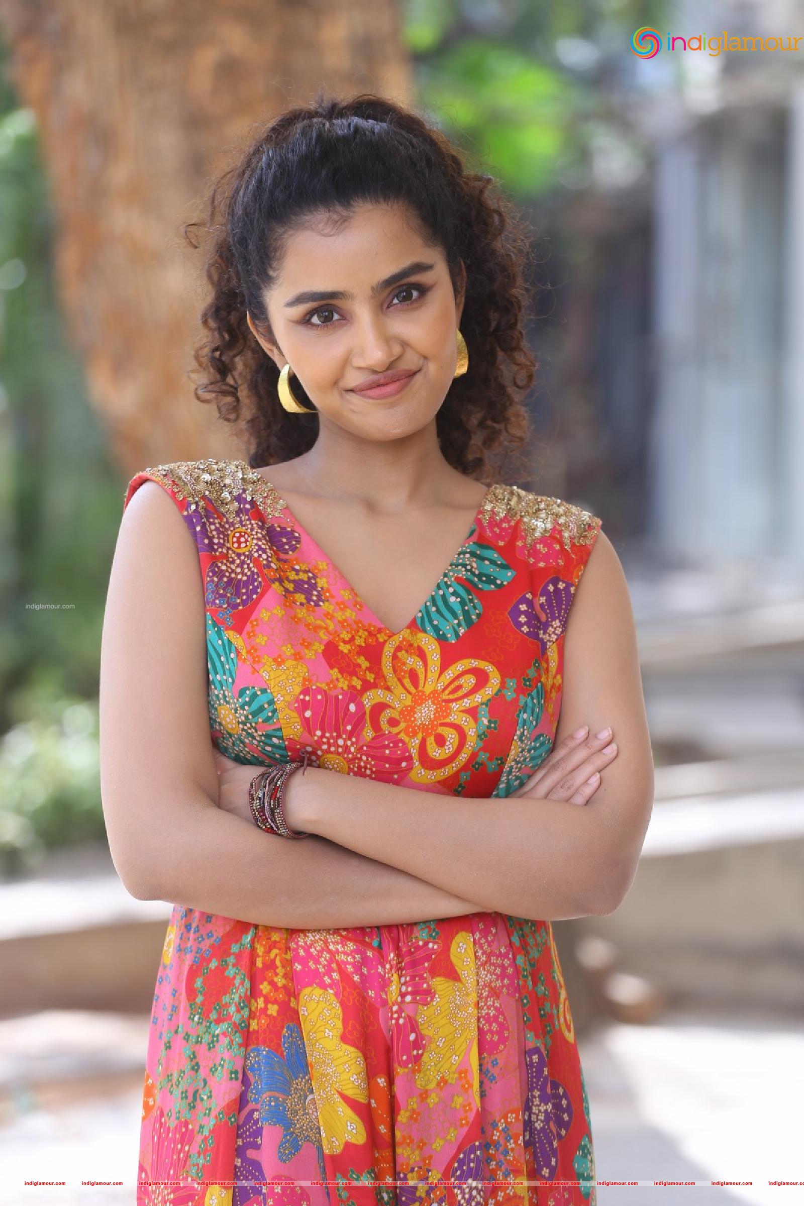 Anupama Parameswaran Actress hd photo
