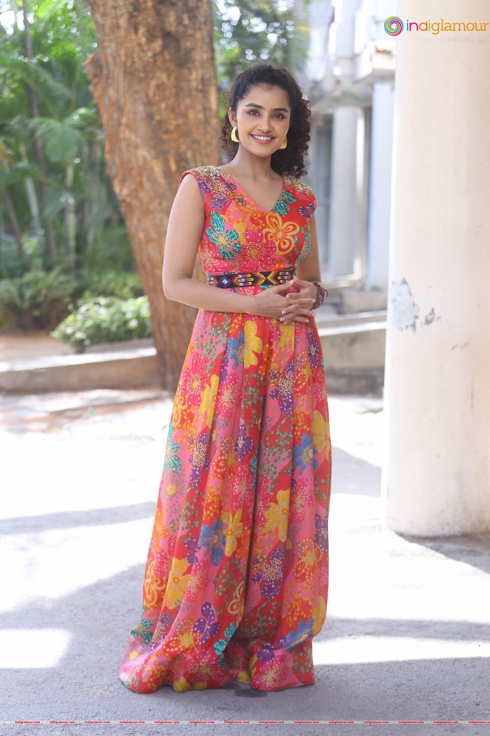 Anupama Parameswaran Actress hd photo