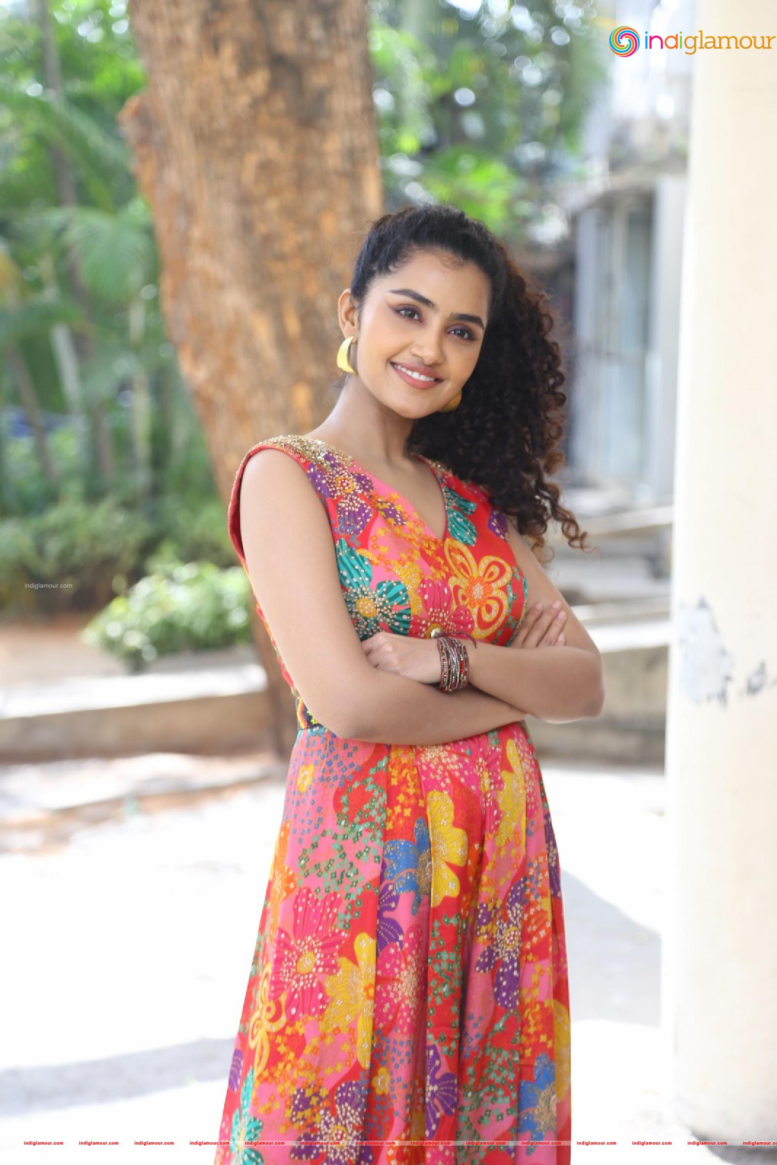 Anupama Parameswaran Actress hd photo