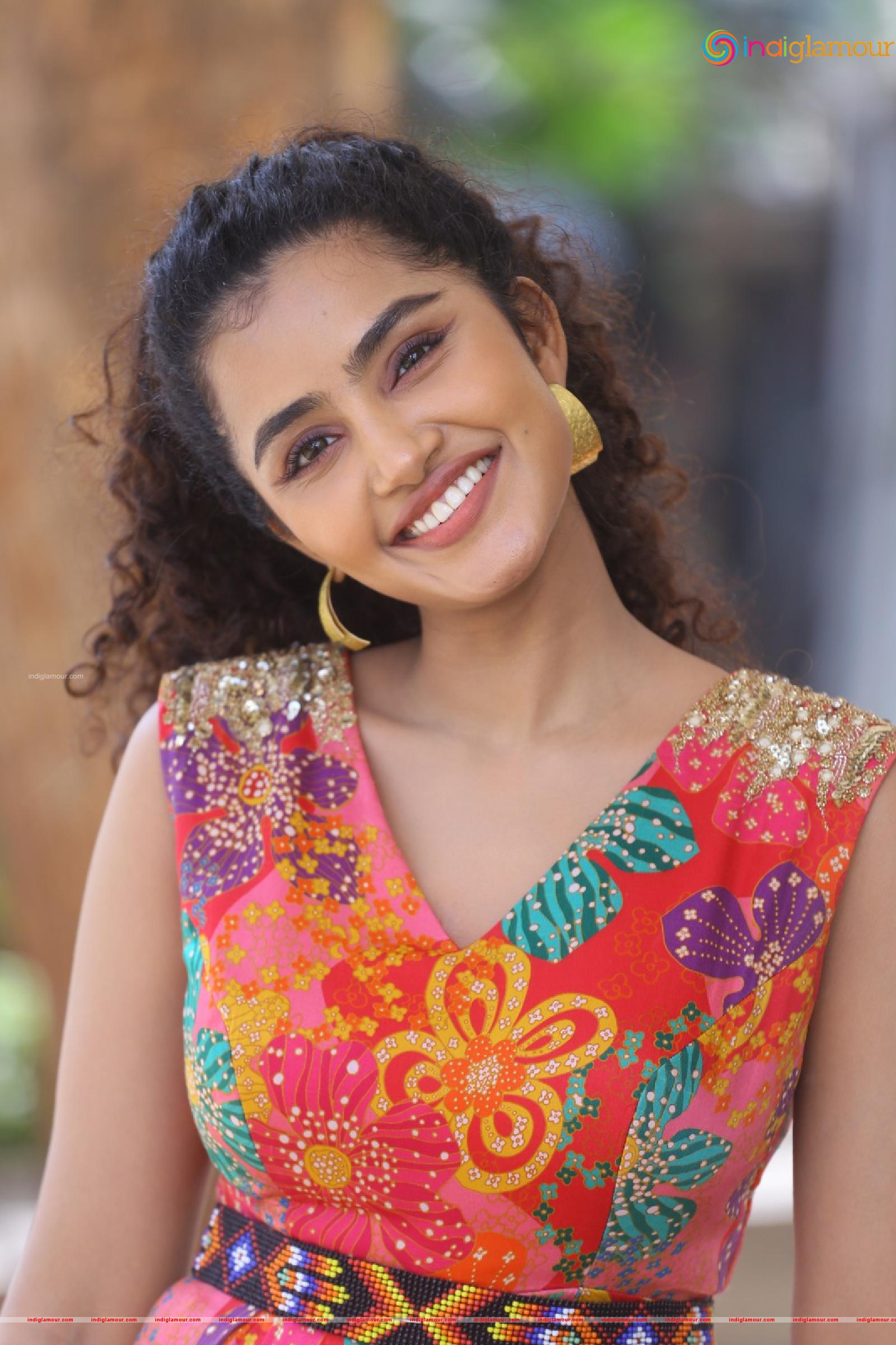 Anupama Parameswaran Actress hd photo