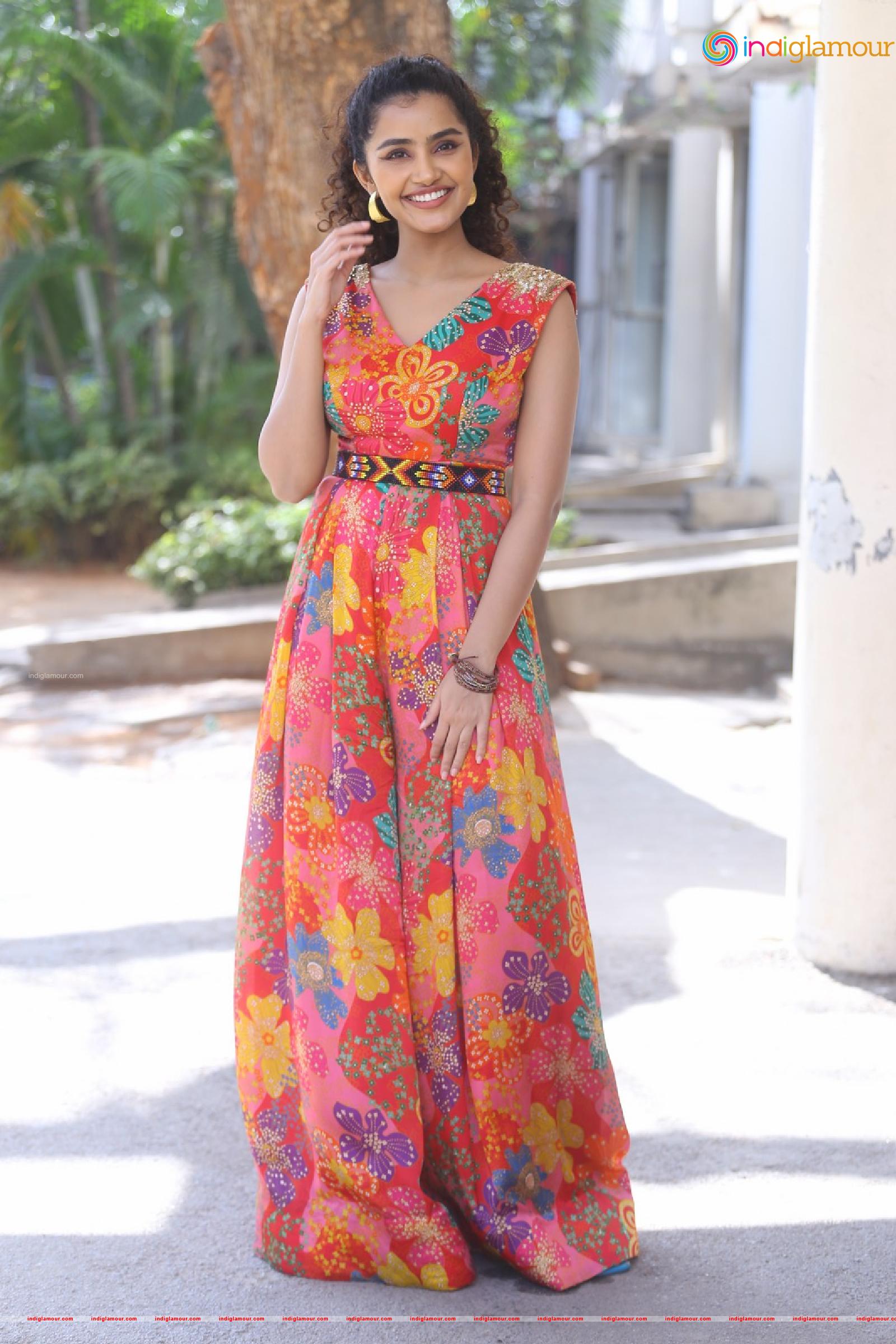 Anupama Parameswaran Actress hd photo