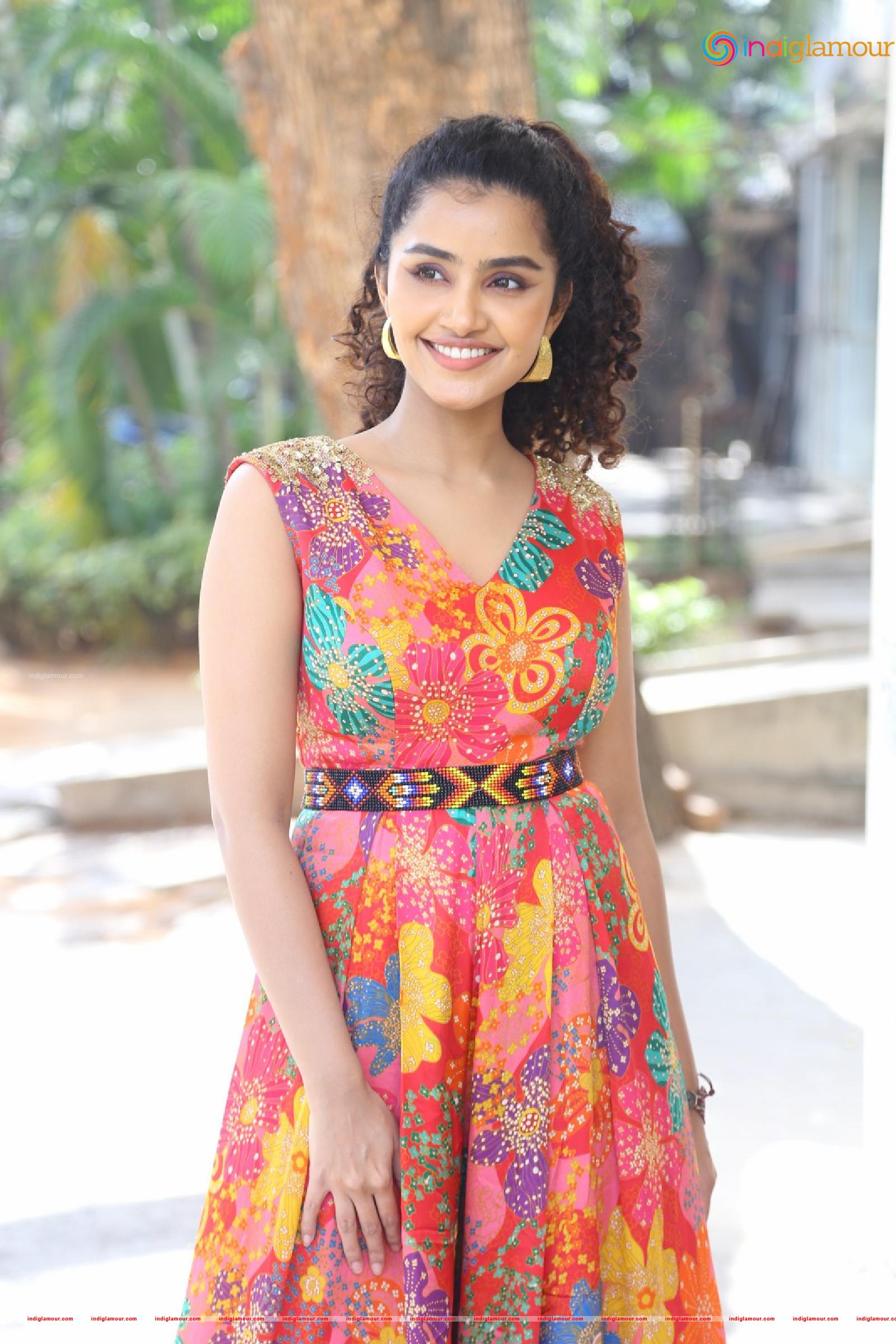 Anupama Parameswaran Actress hd photo