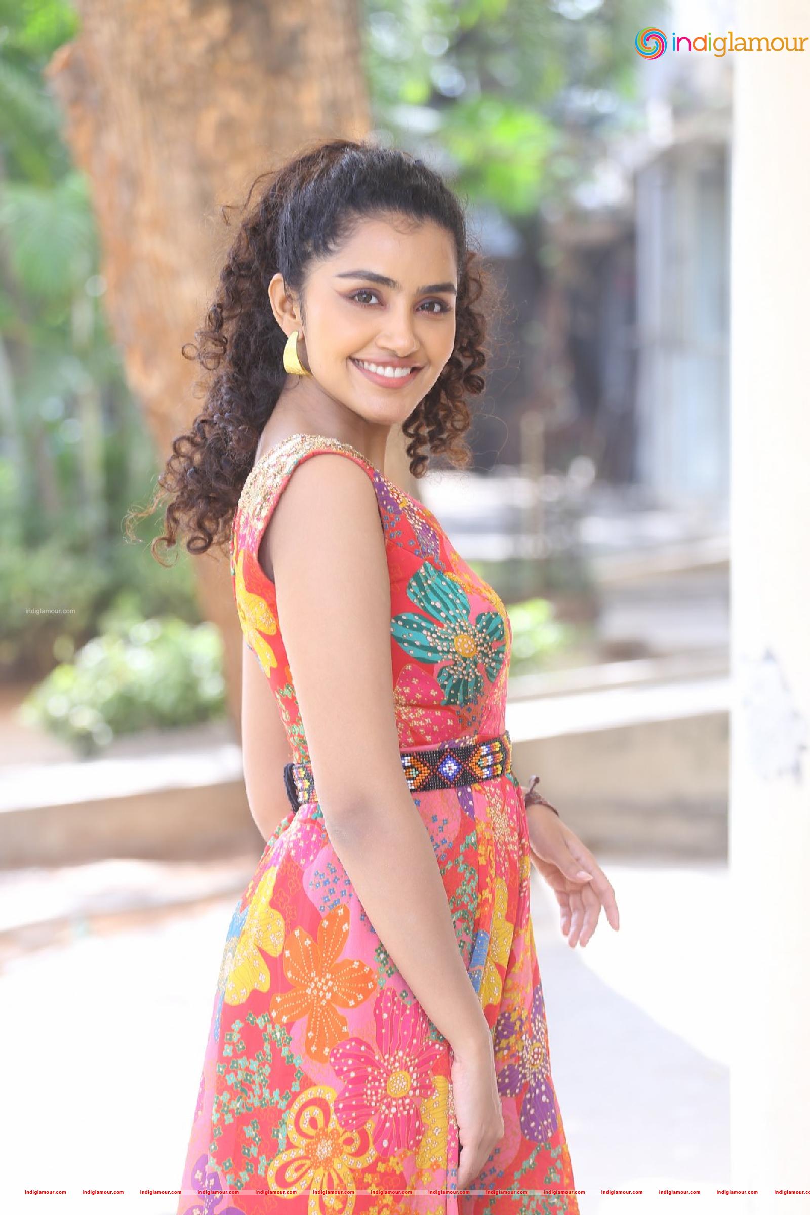 Anupama Parameswaran Actress hd photo