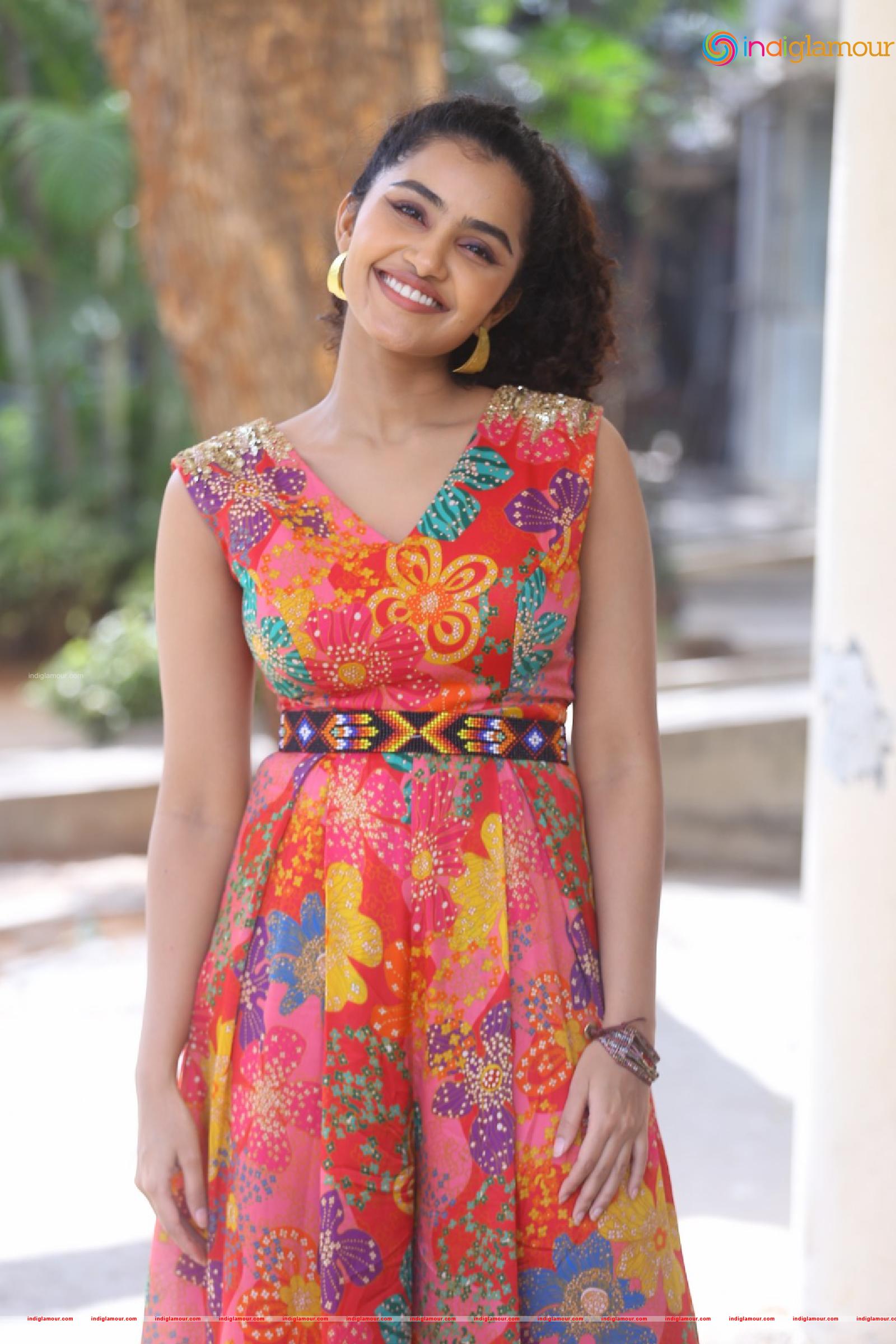 Anupama Parameswaran Actress hd photo