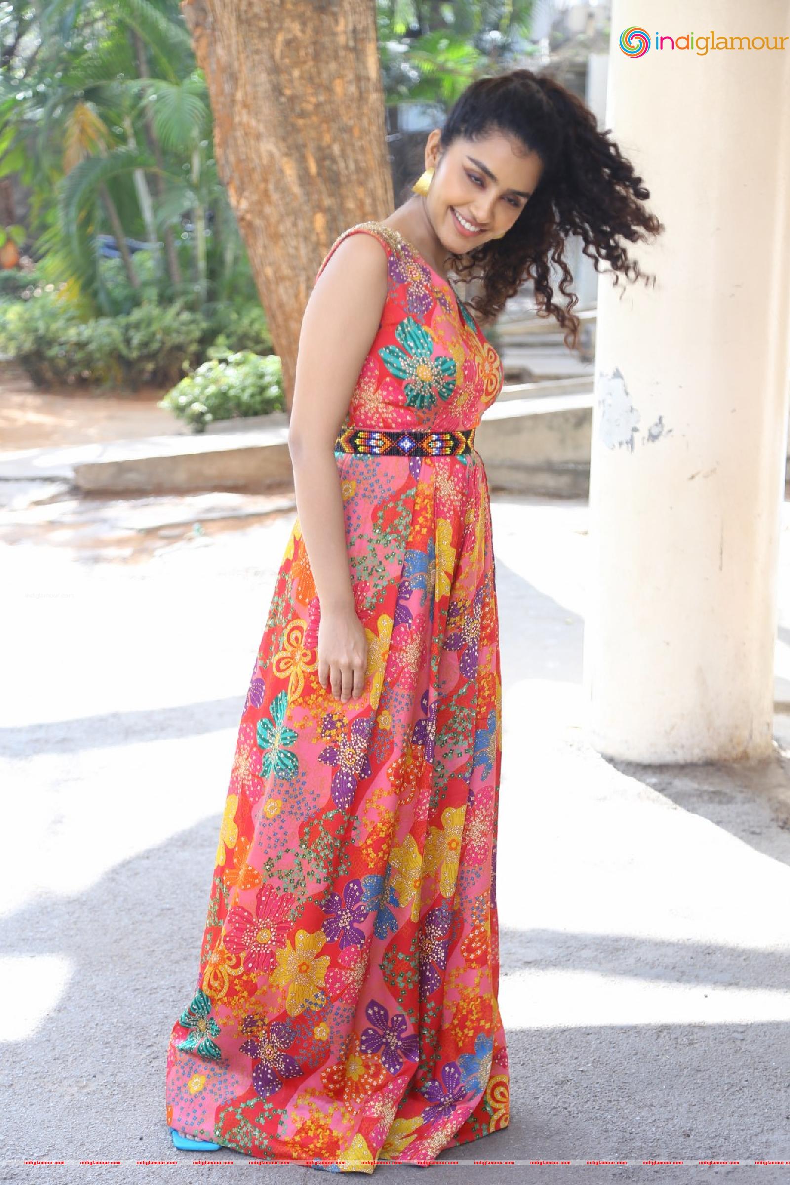 Anupama Parameswaran Actress hd photo