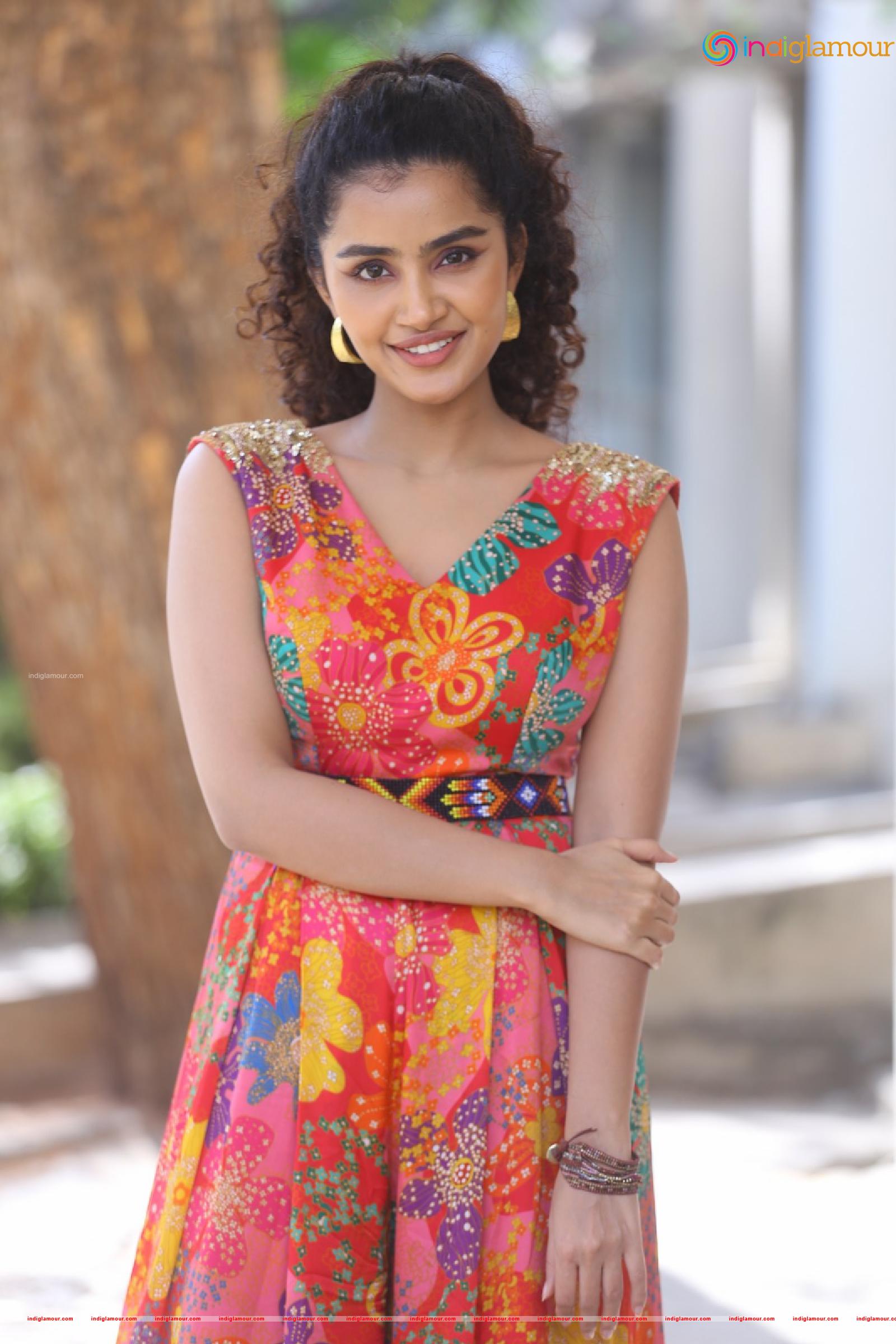 Anupama Parameswaran Actress hd photo