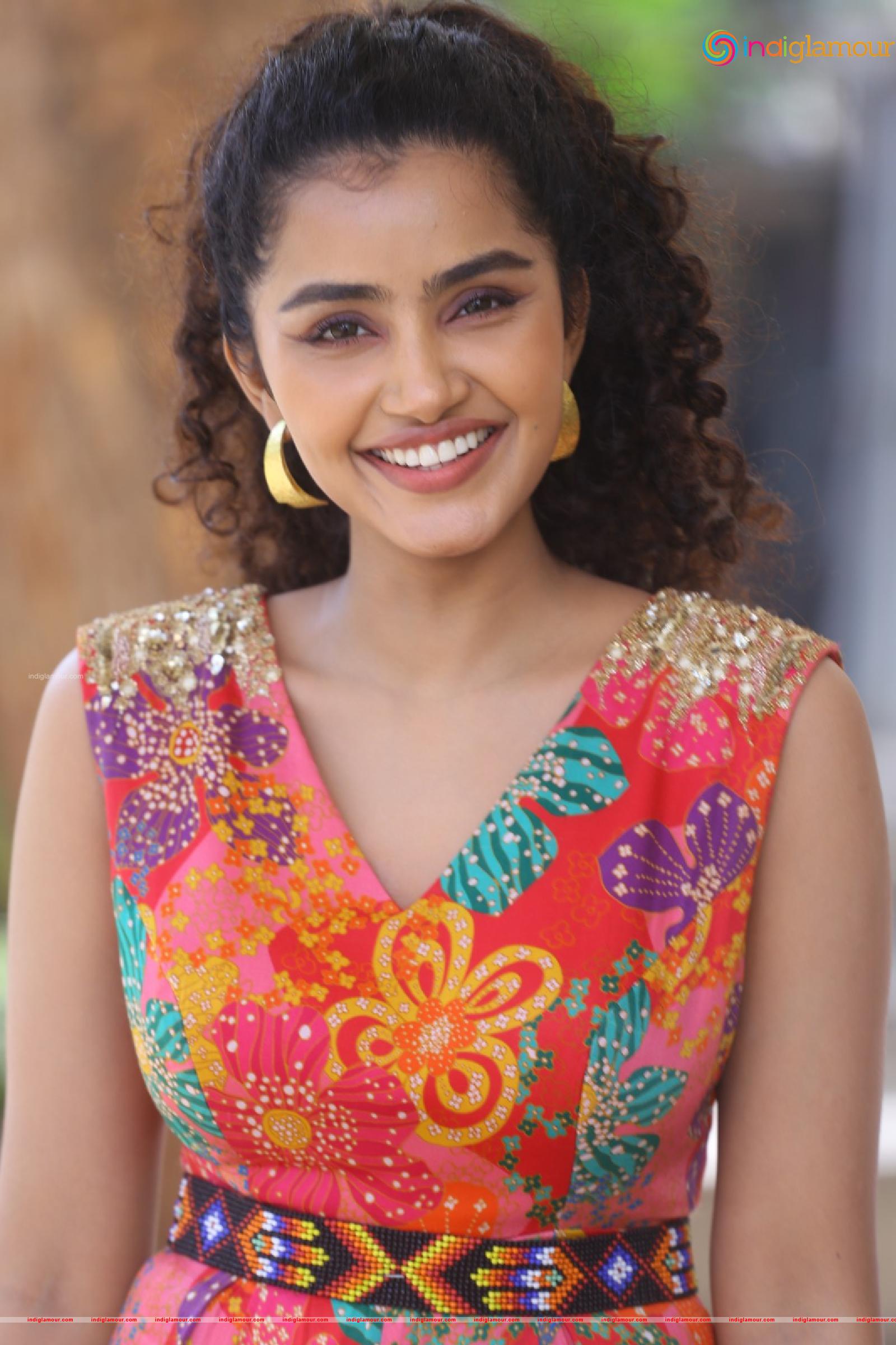 Anupama Parameswaran Actress hd photo