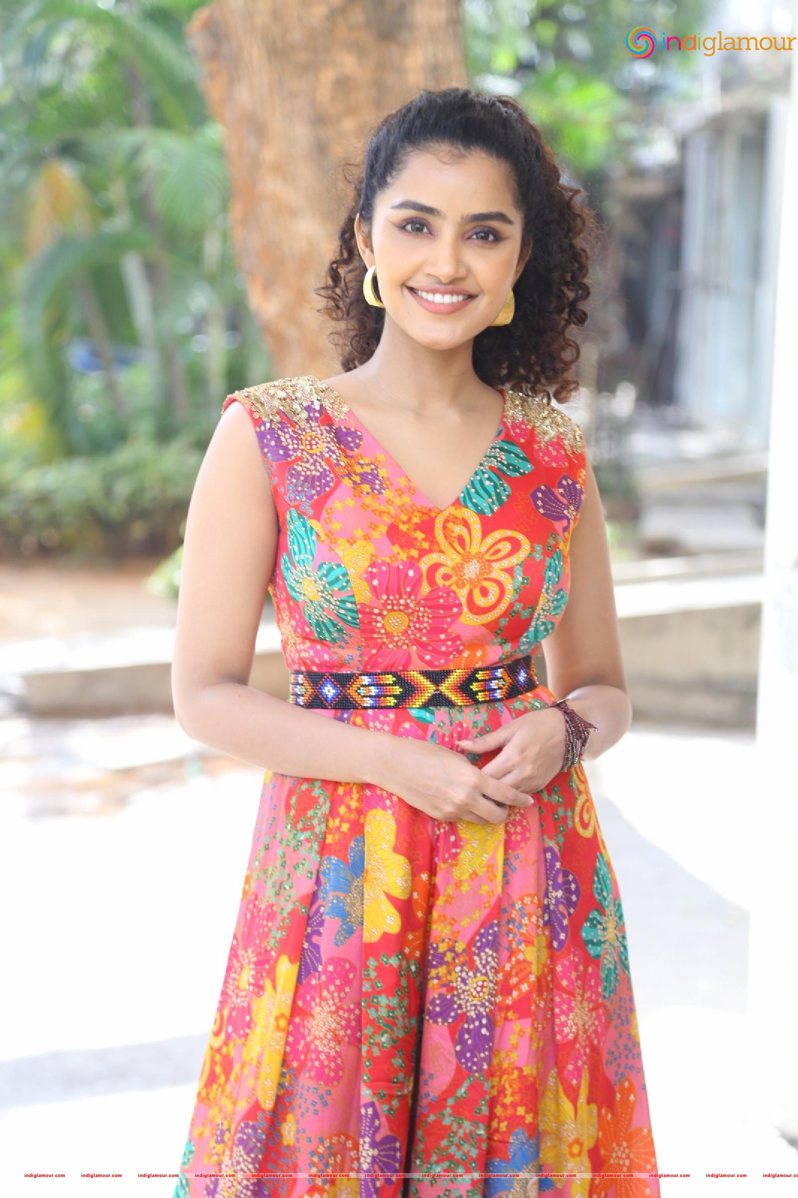 Anupama Parameswaran Actress hd photo