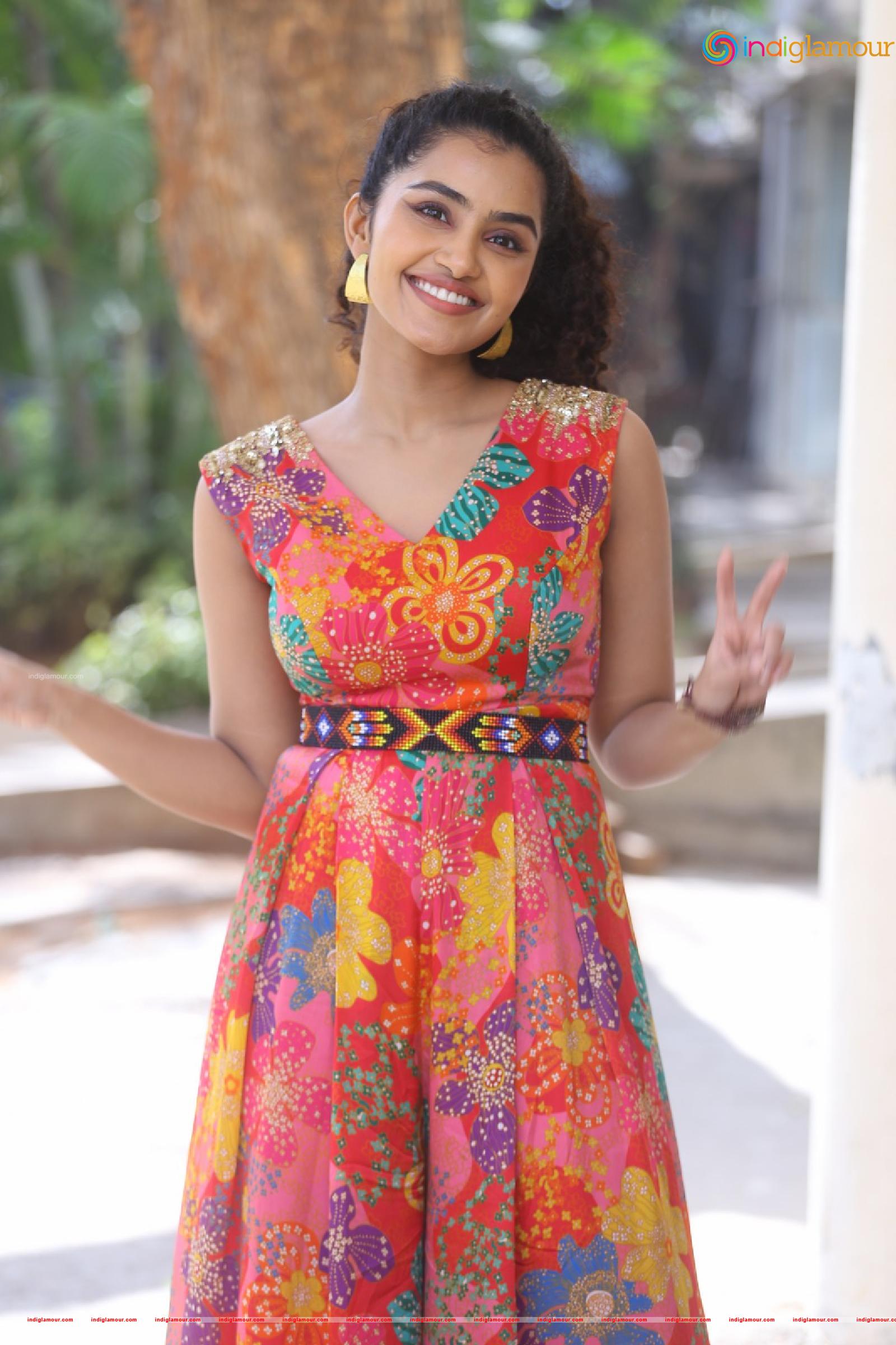 Anupama Parameswaran Actress hd photo