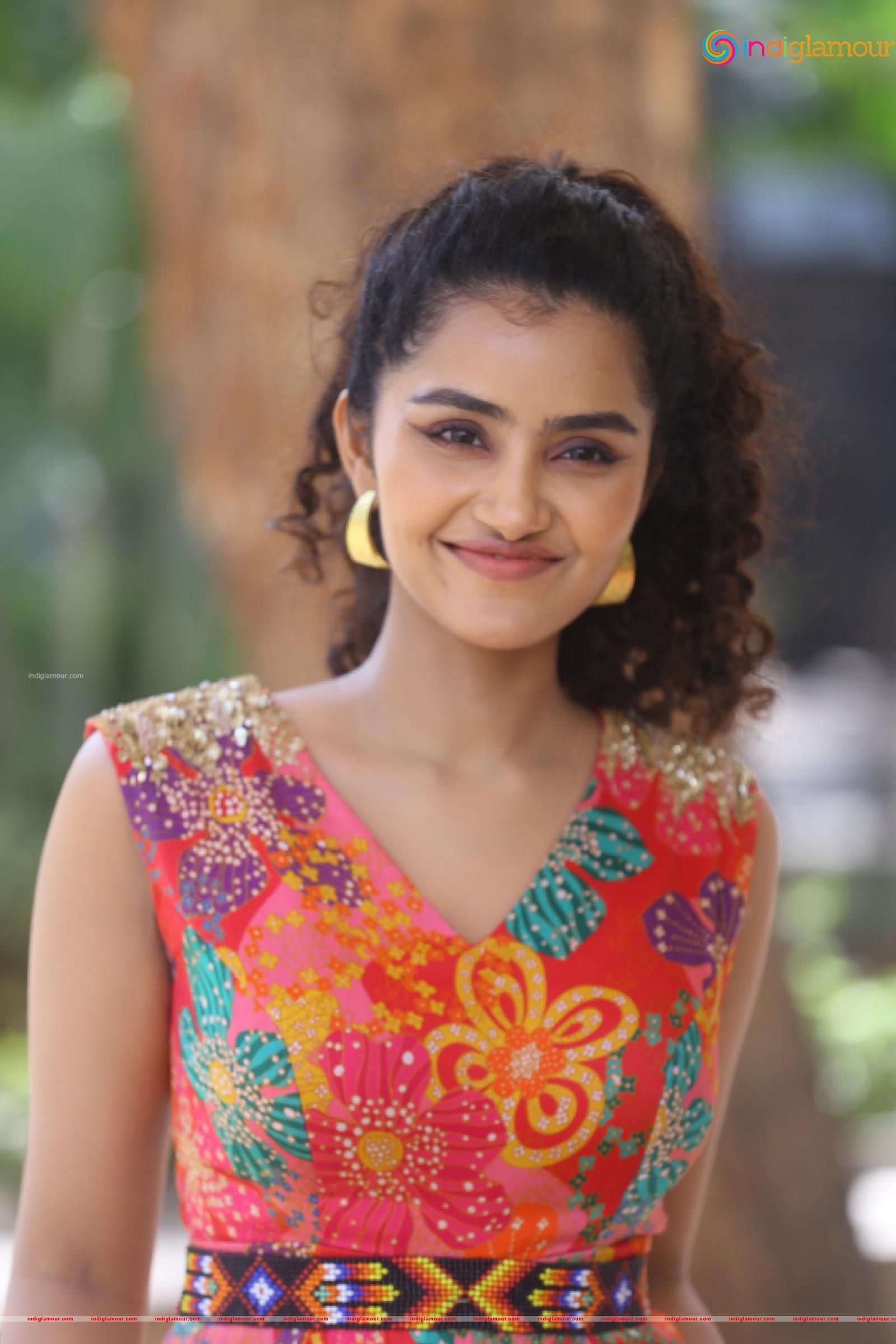 Anupama Parameswaran Actress hd photo