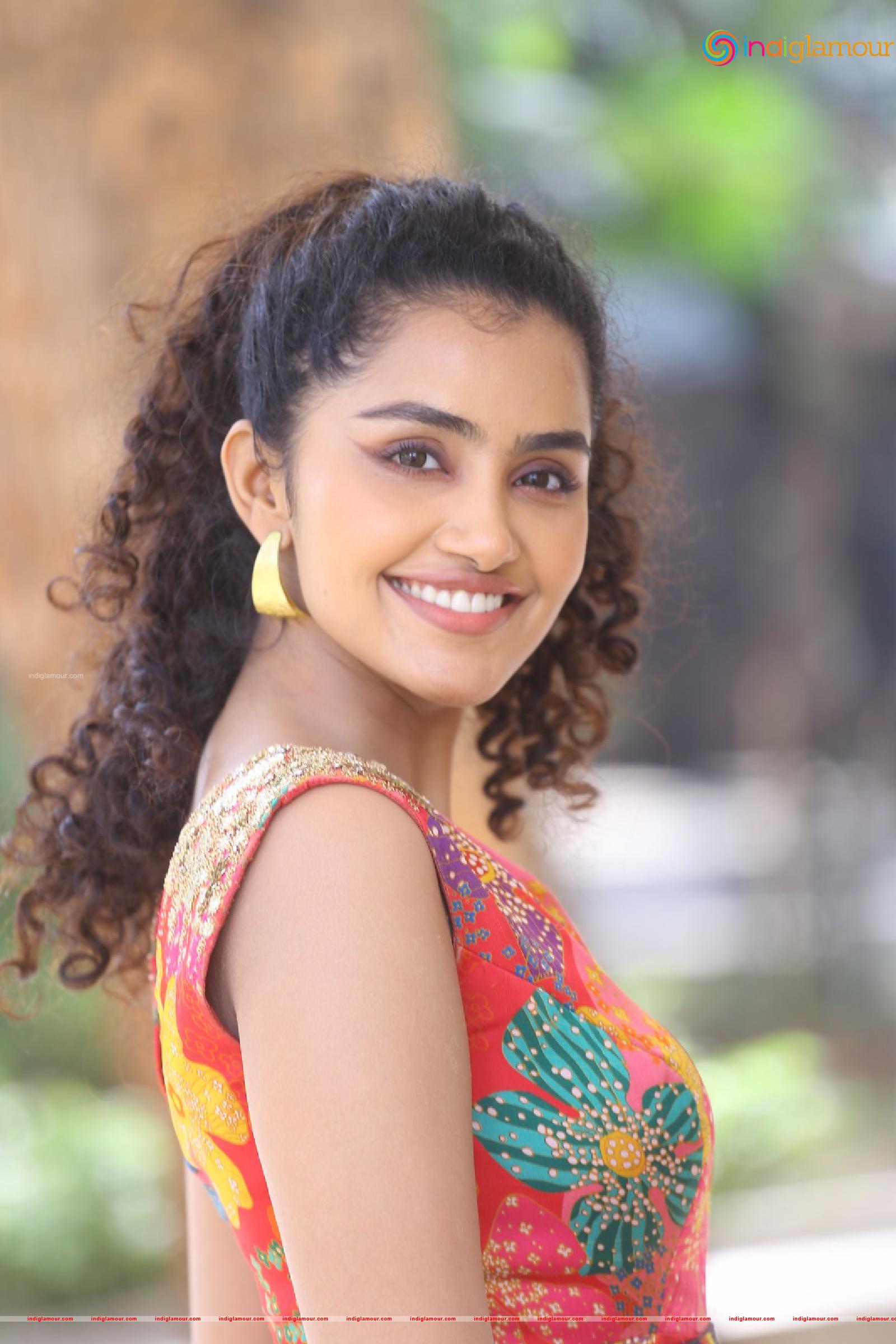 Anupama Parameswaran Actress hd photo