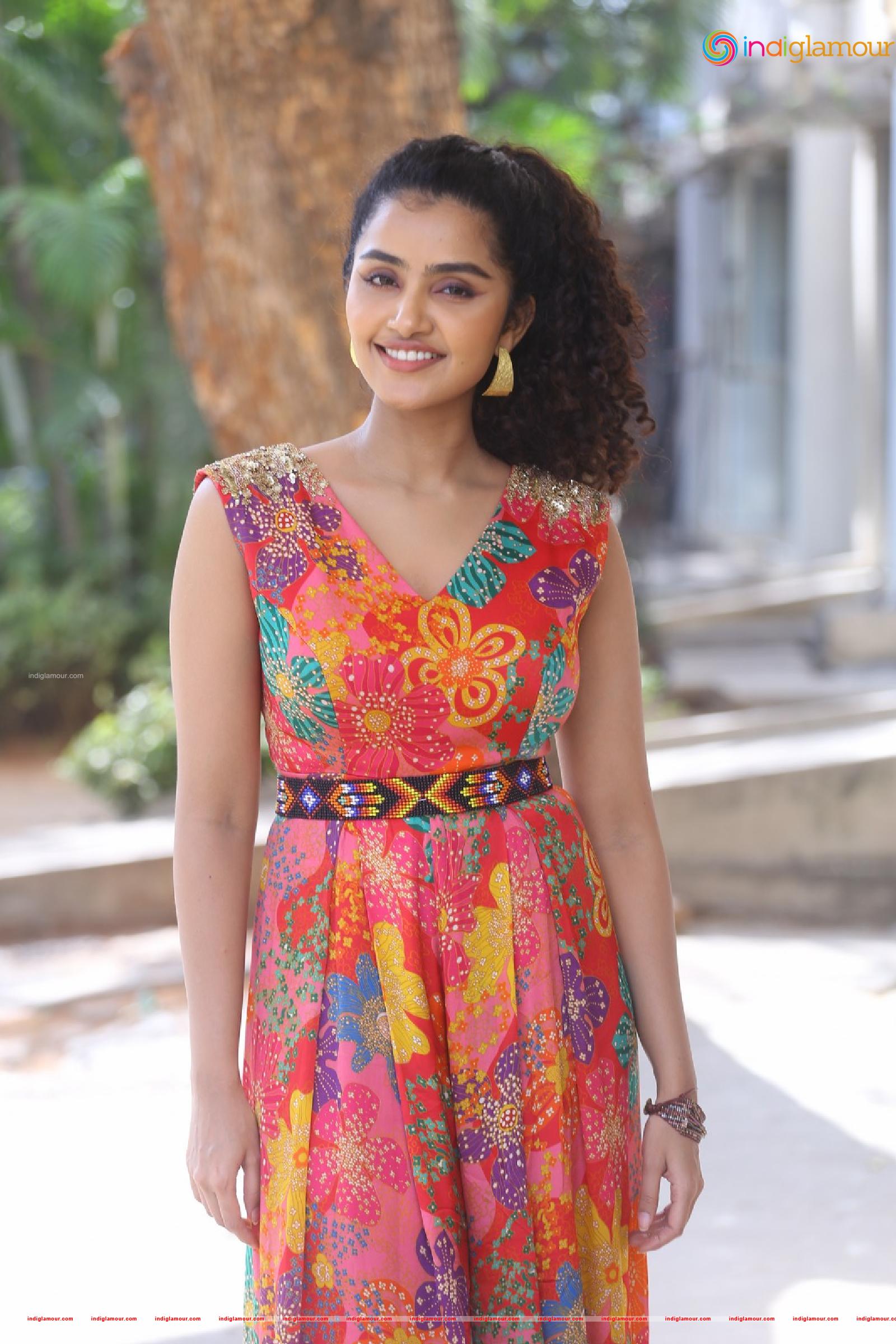 Anupama Parameswaran Actress hd photo