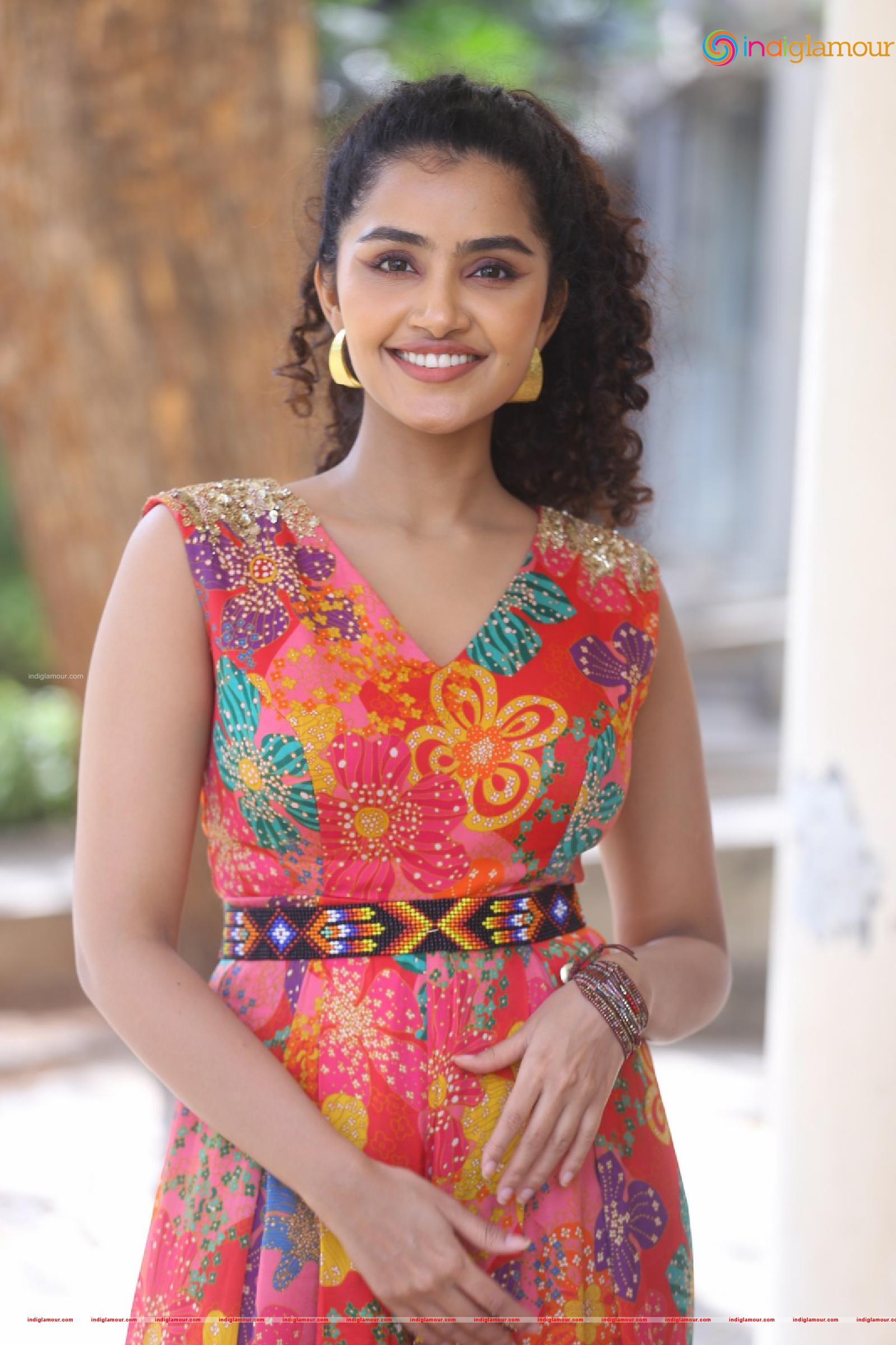 Anupama Parameswaran Actress hd photo