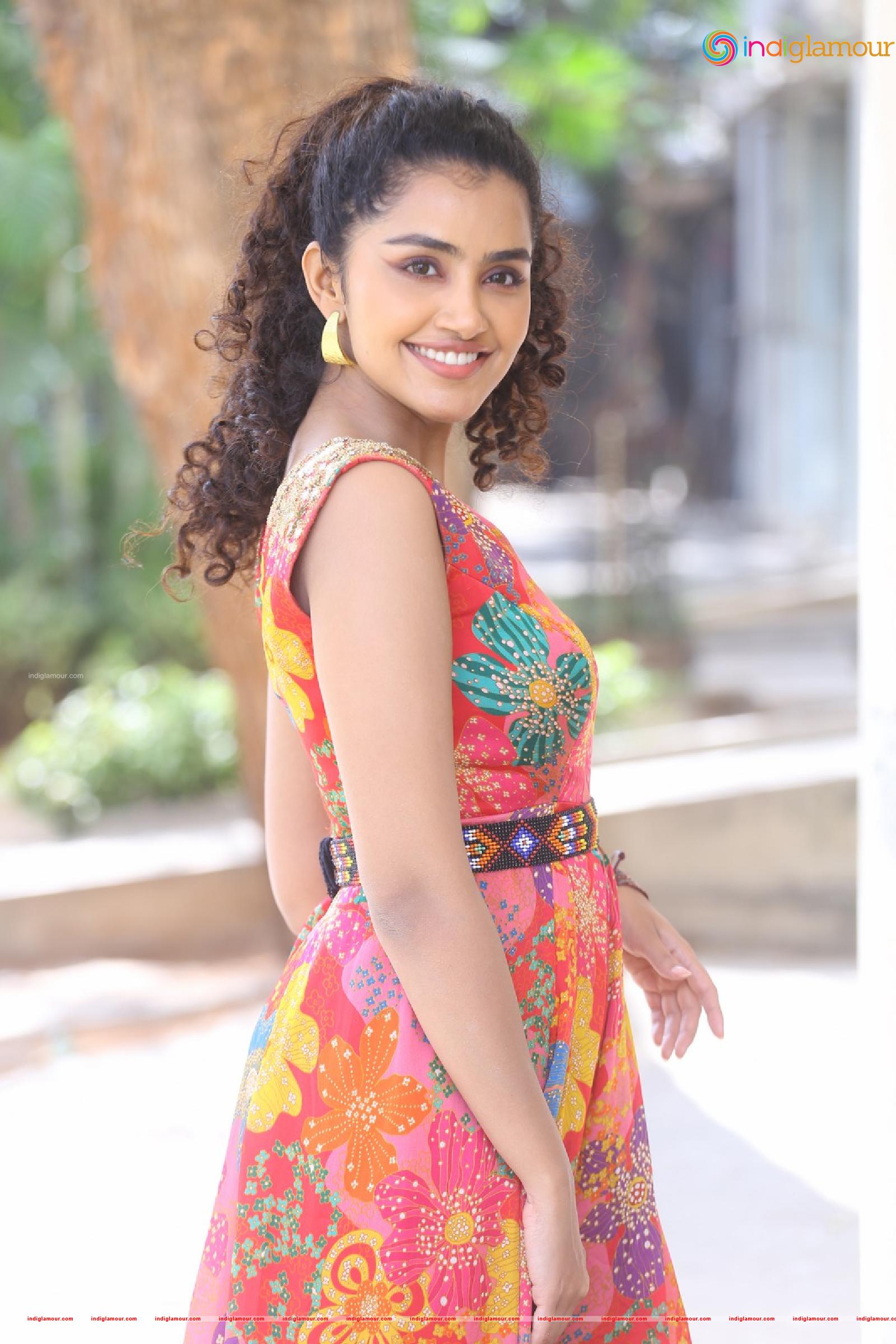 Anupama Parameswaran Actress hd photo