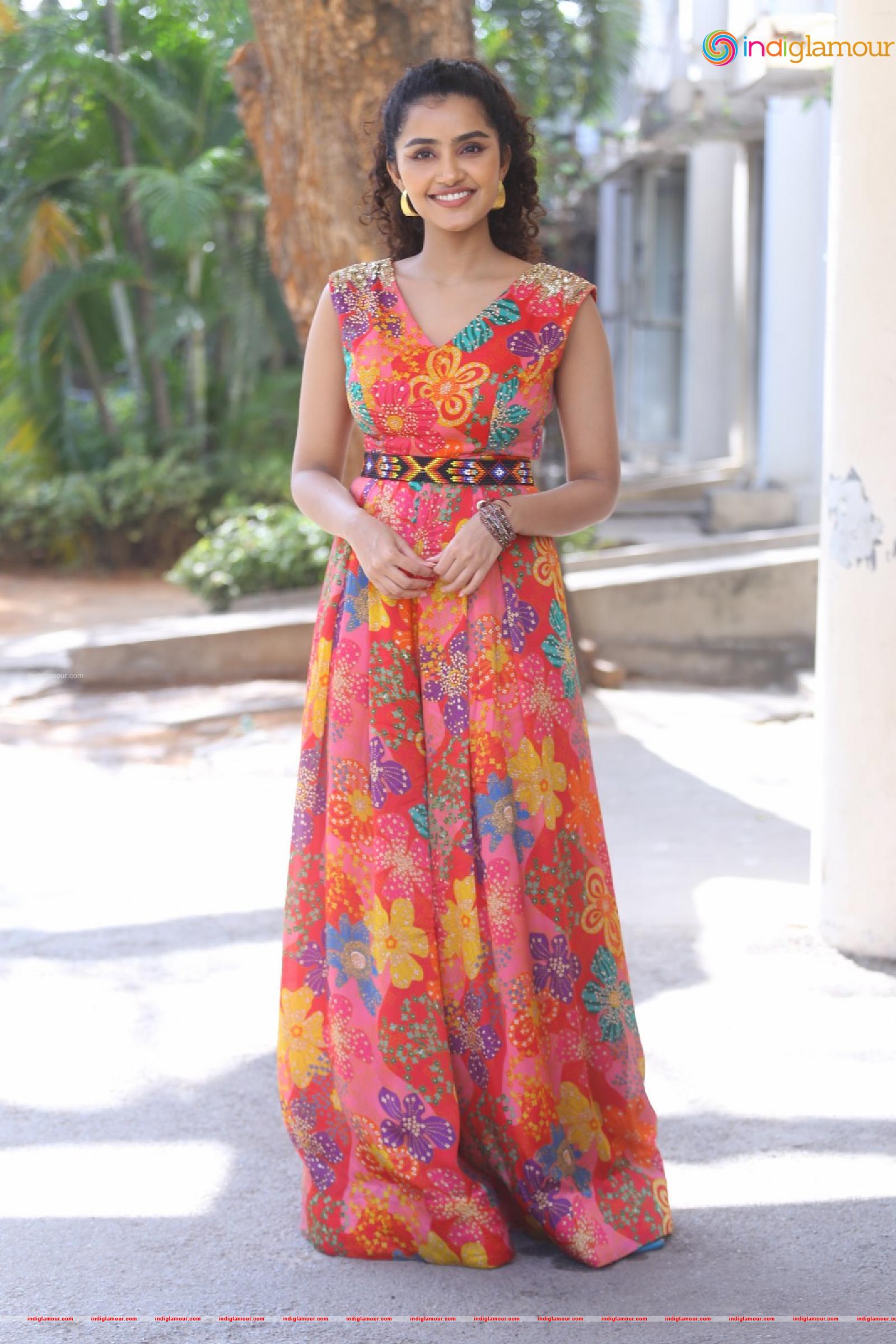 Anupama Parameswaran Actress hd photo