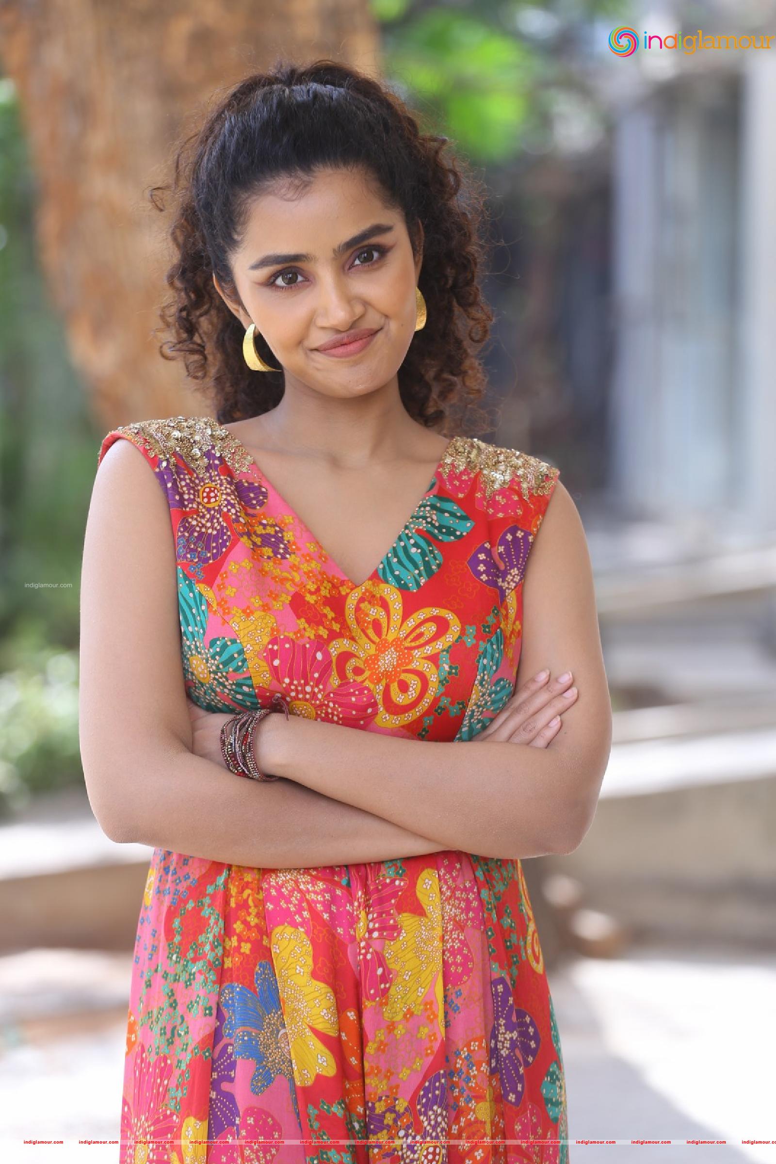 Anupama Parameswaran Actress hd photo