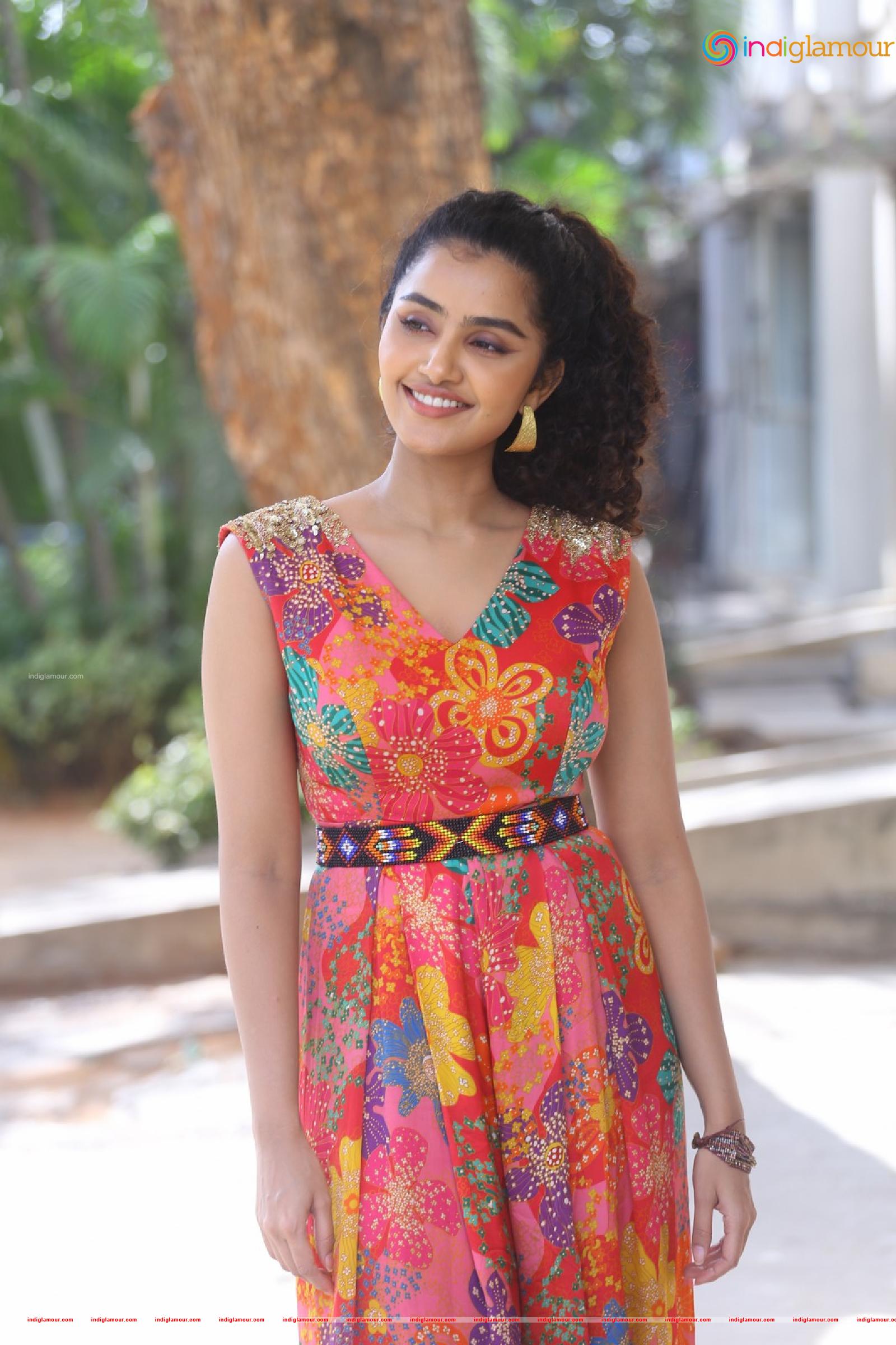 Anupama Parameswaran Actress hd photo