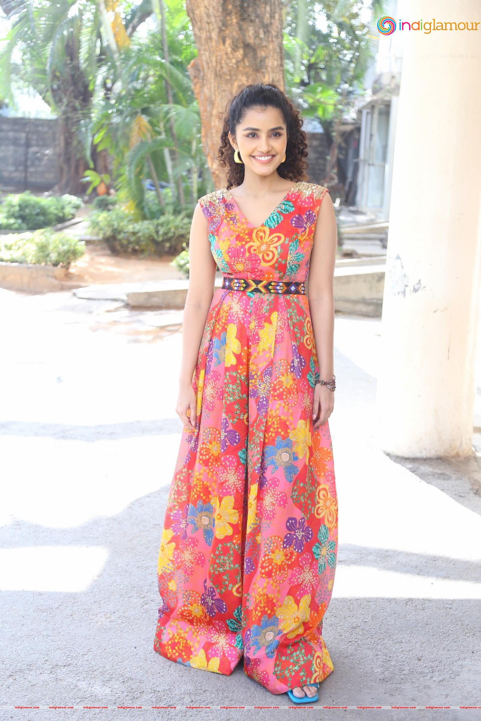 Anupama Parameswaran Actress hd photo