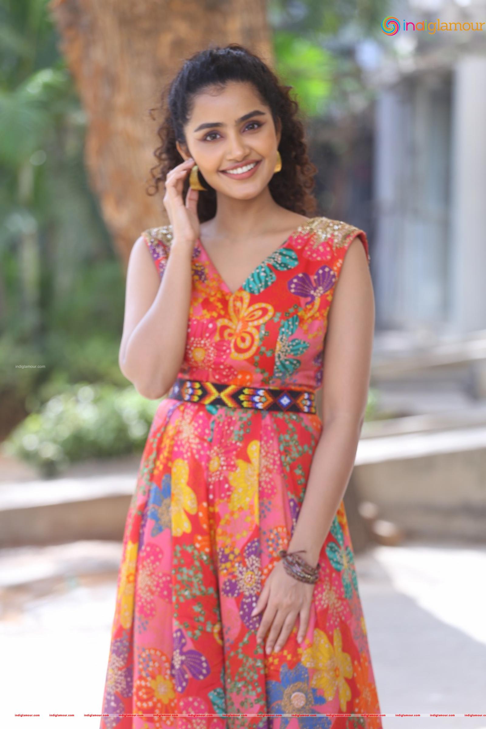 Anupama Parameswaran Actress hd photo